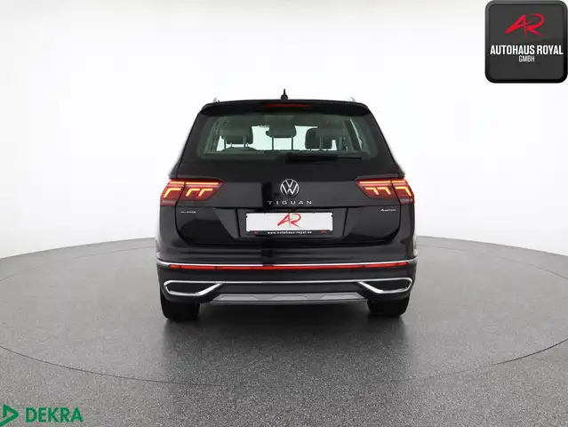 Volkswagen Tiguan view 4