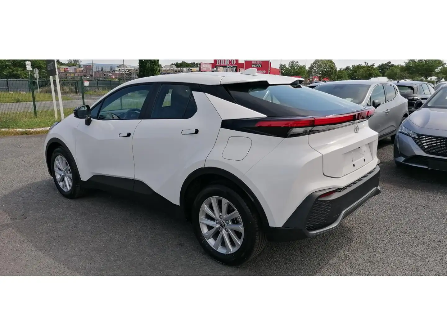 Toyota C-HR 1.8 Hybrid 140 e-CVT Dynamic Blanc - 2