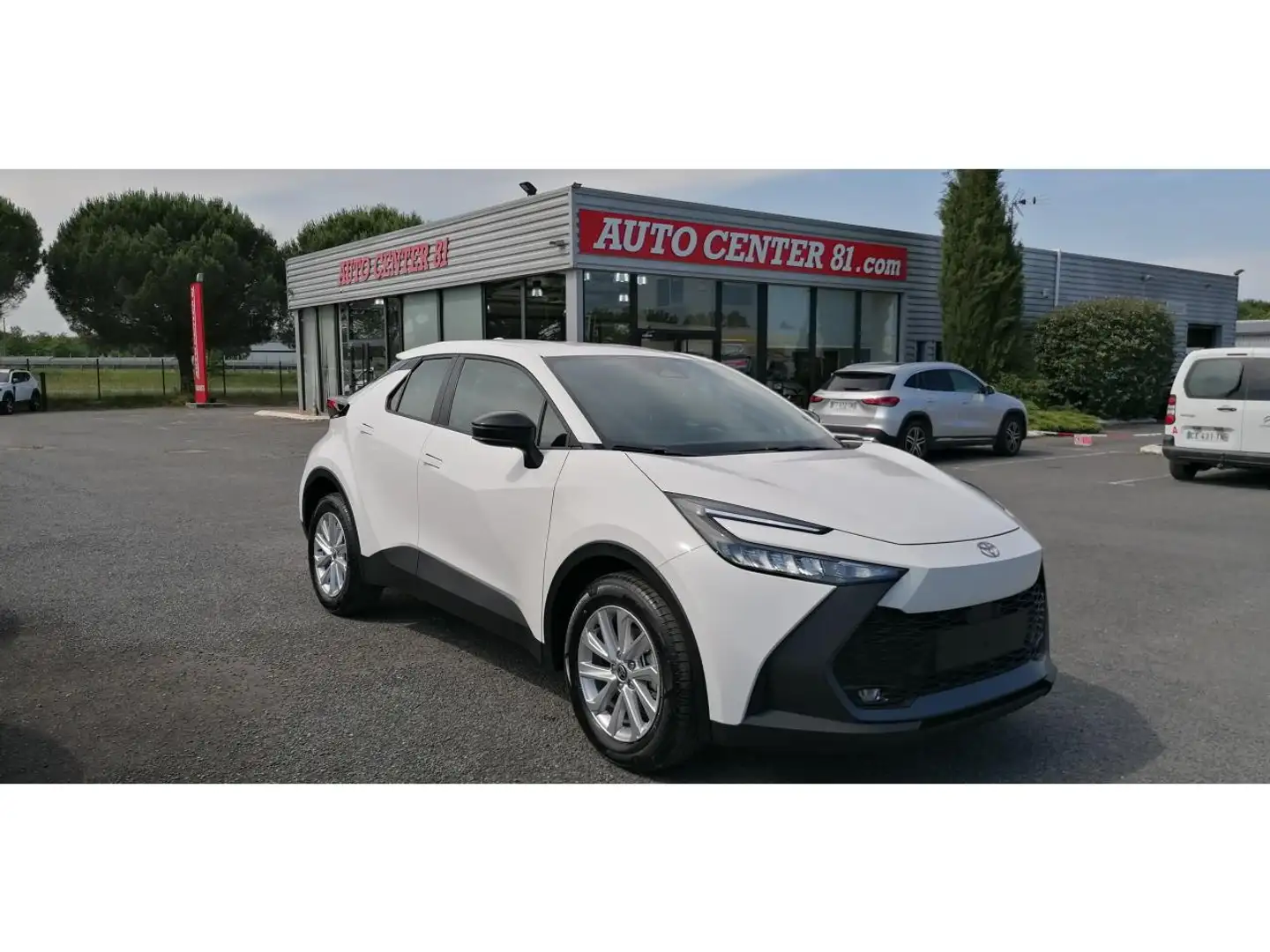 Toyota C-HR 1.8 Hybrid 140 e-CVT Dynamic Blanc - 1
