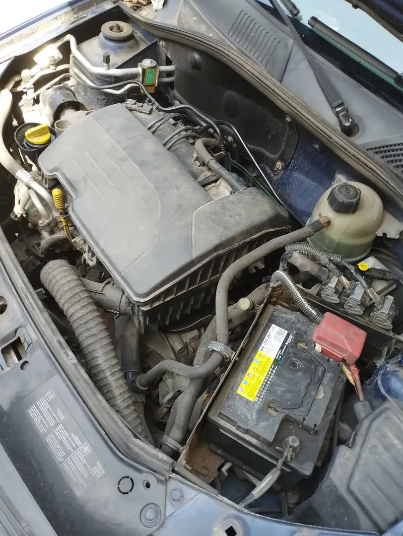 Renault Clio 1.2 16V Campus - 2