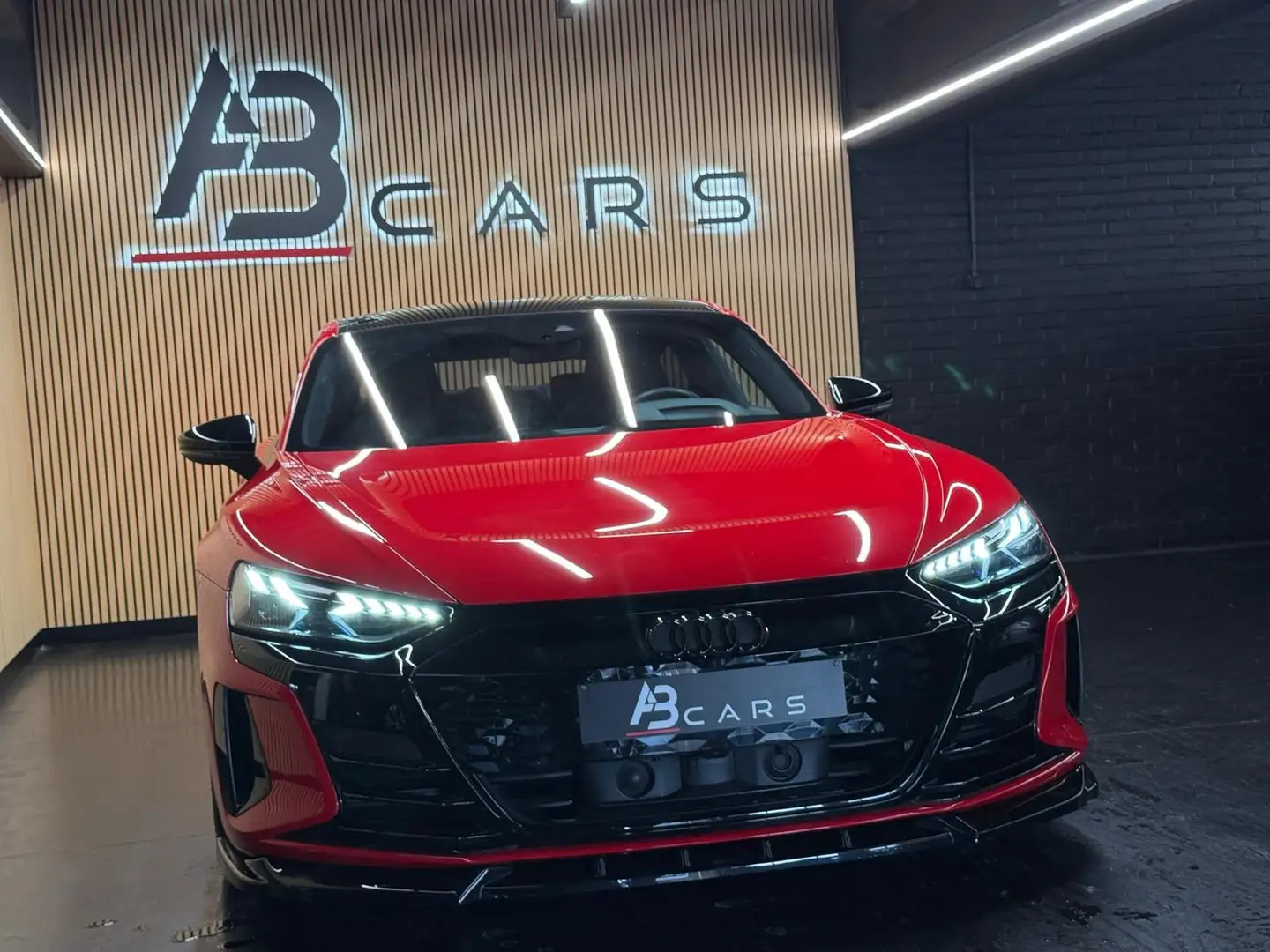 Audi e-tron GT 93.4 kWh Quattro * UNIQUE * GAR 12 MOIS * Rouge - 2