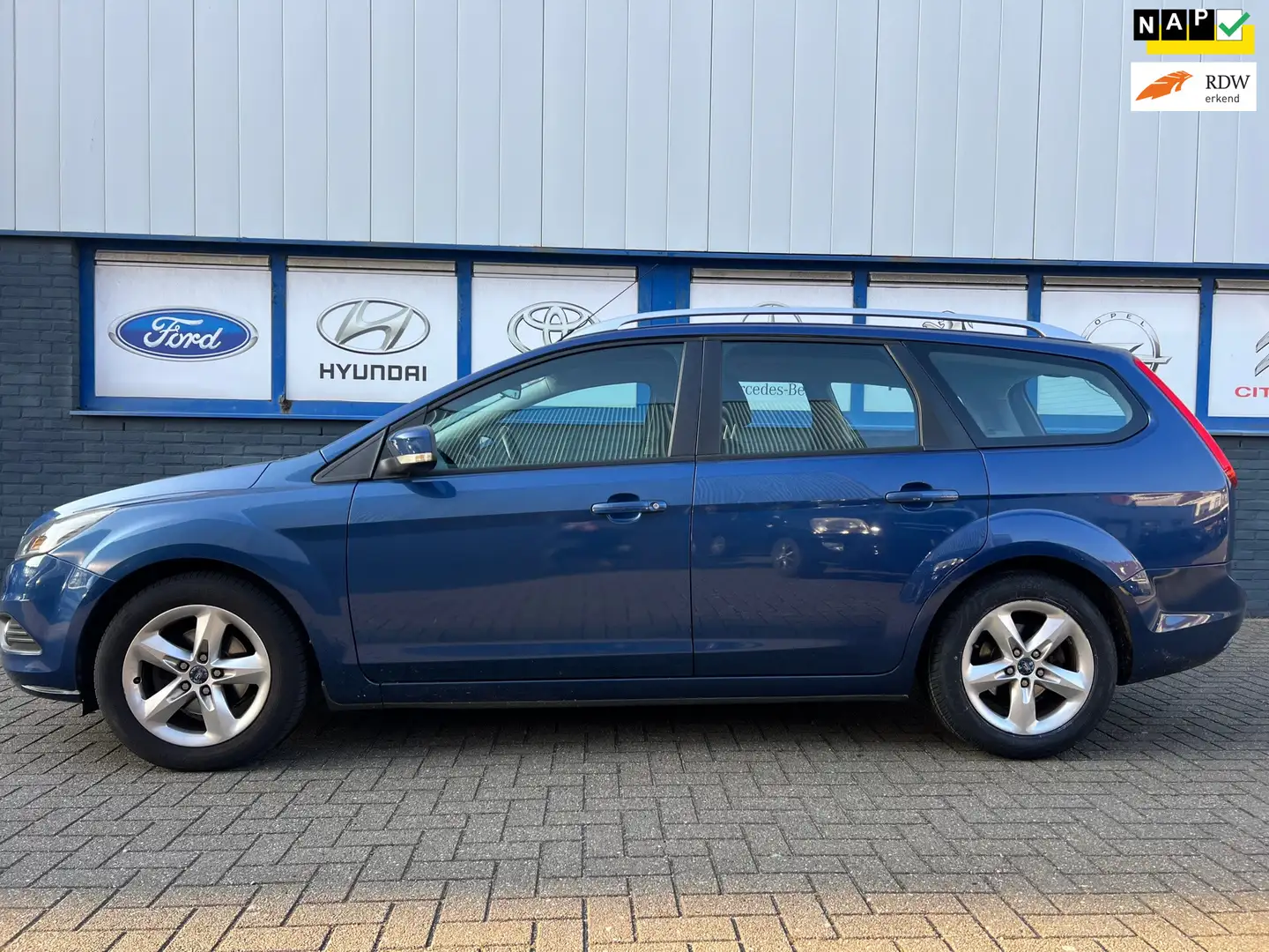 Ford Focus Wagon 1.6 Comfort 2010 182000KM NWE.APK 3750EU Blau - 1