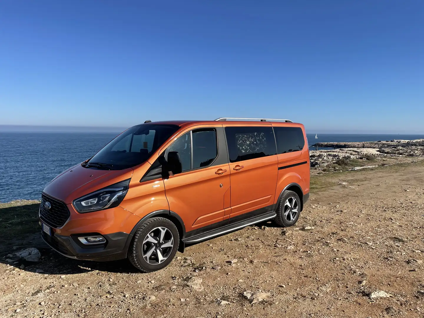 Ford Tourneo Custom Active auto 185cv Arancione - 1