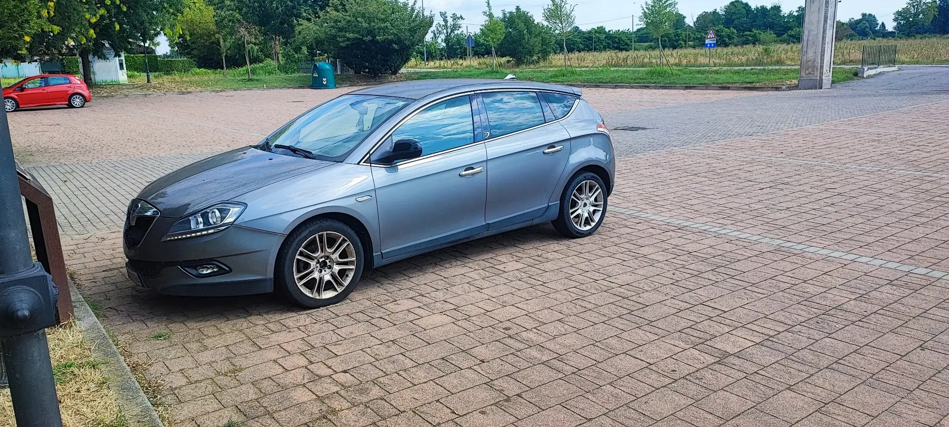 Lancia Delta 1.4 turbo Silver - 2