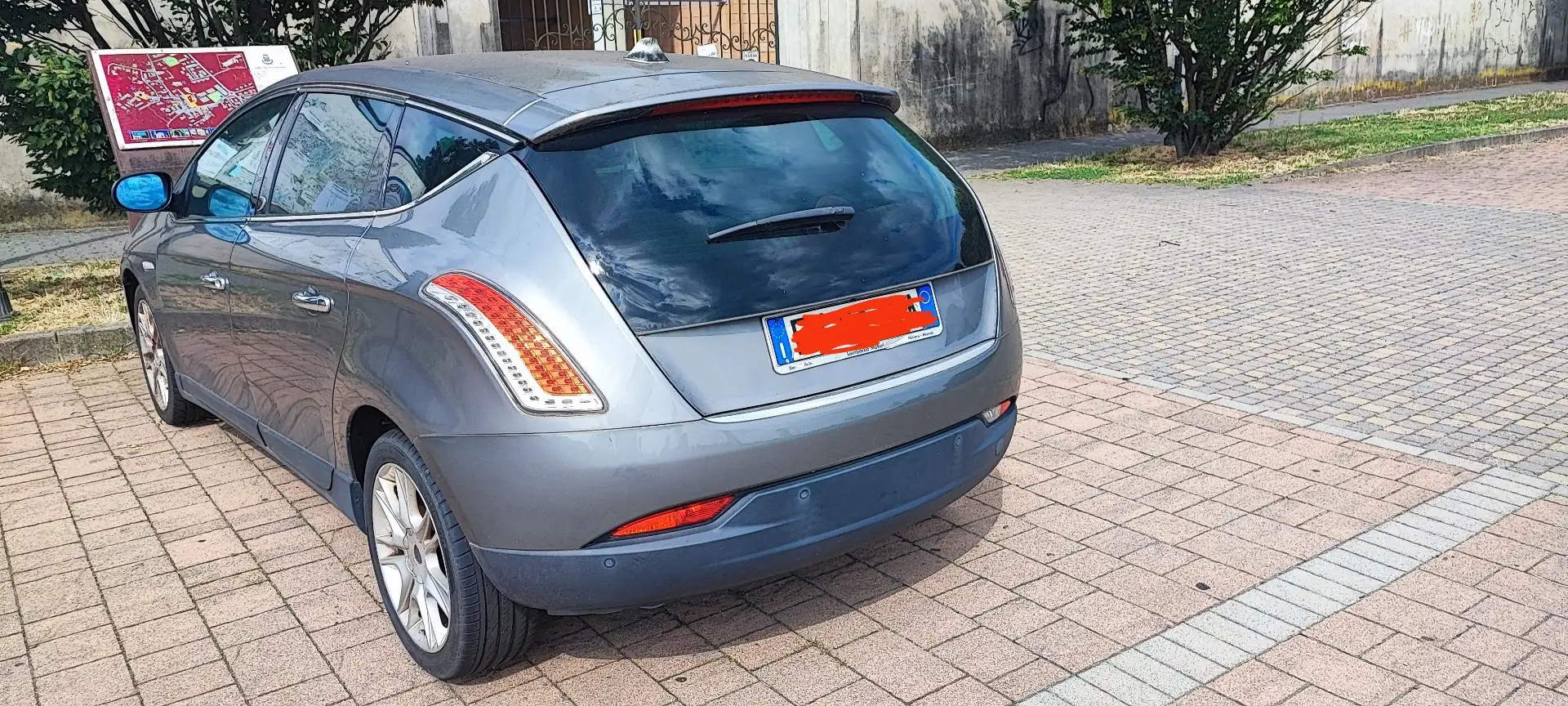 Lancia Delta 1.4 turbo Silver - 1