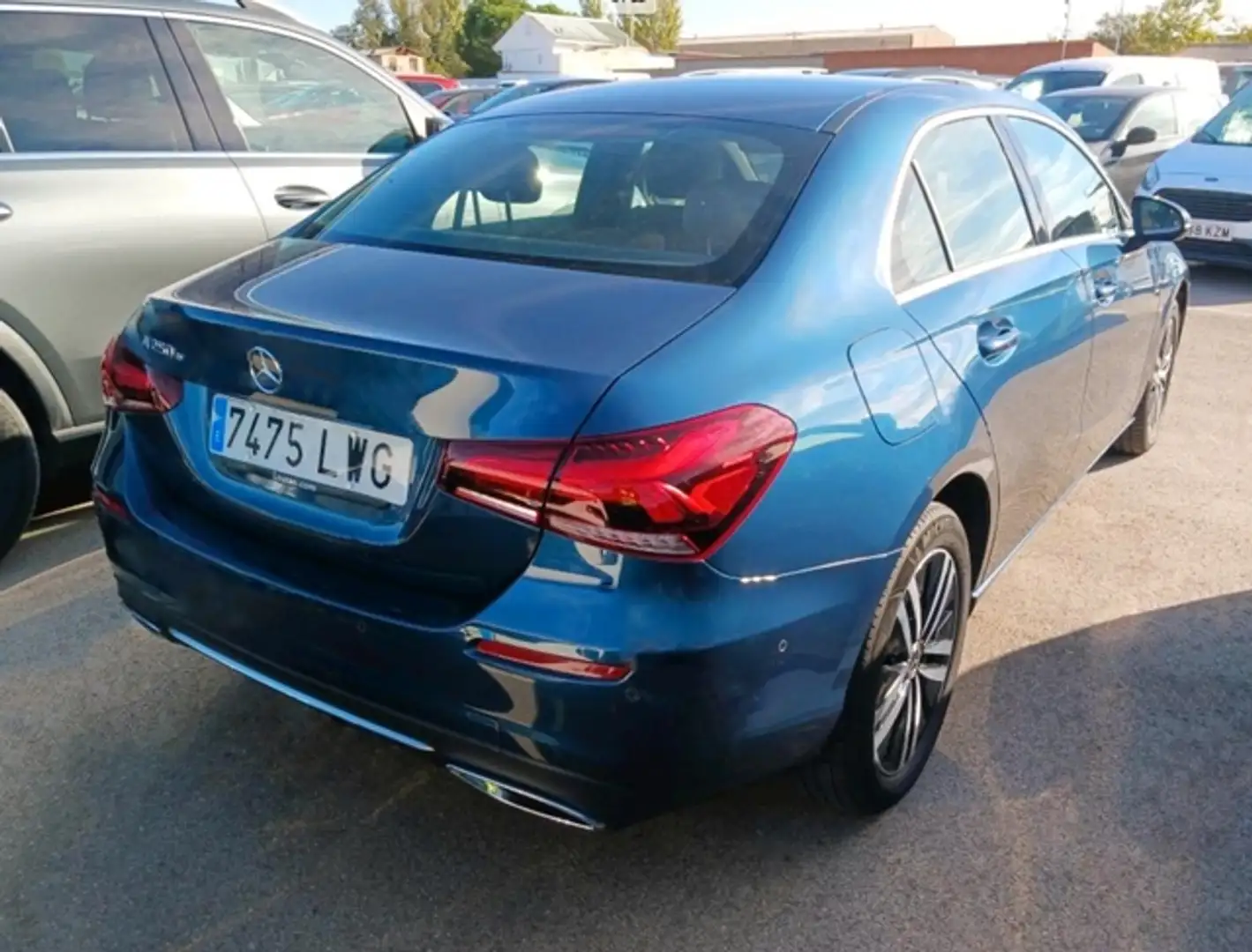 Mercedes-Benz A 250 250e Sedán 8G-DCT Azul - 2