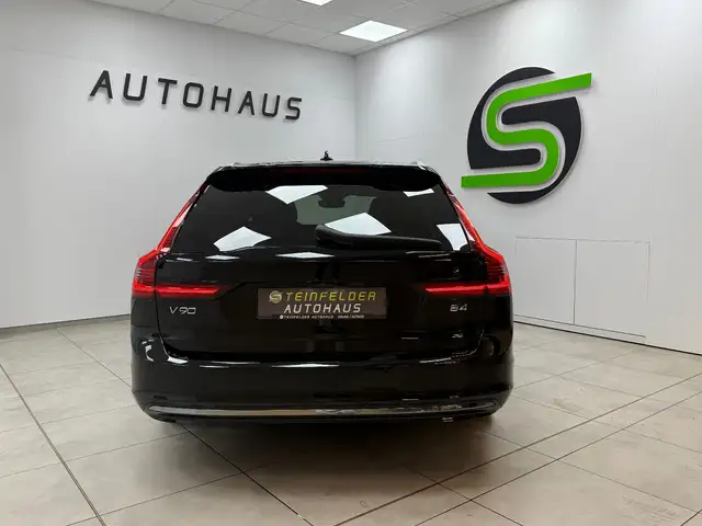 Volvo V90 view 6
