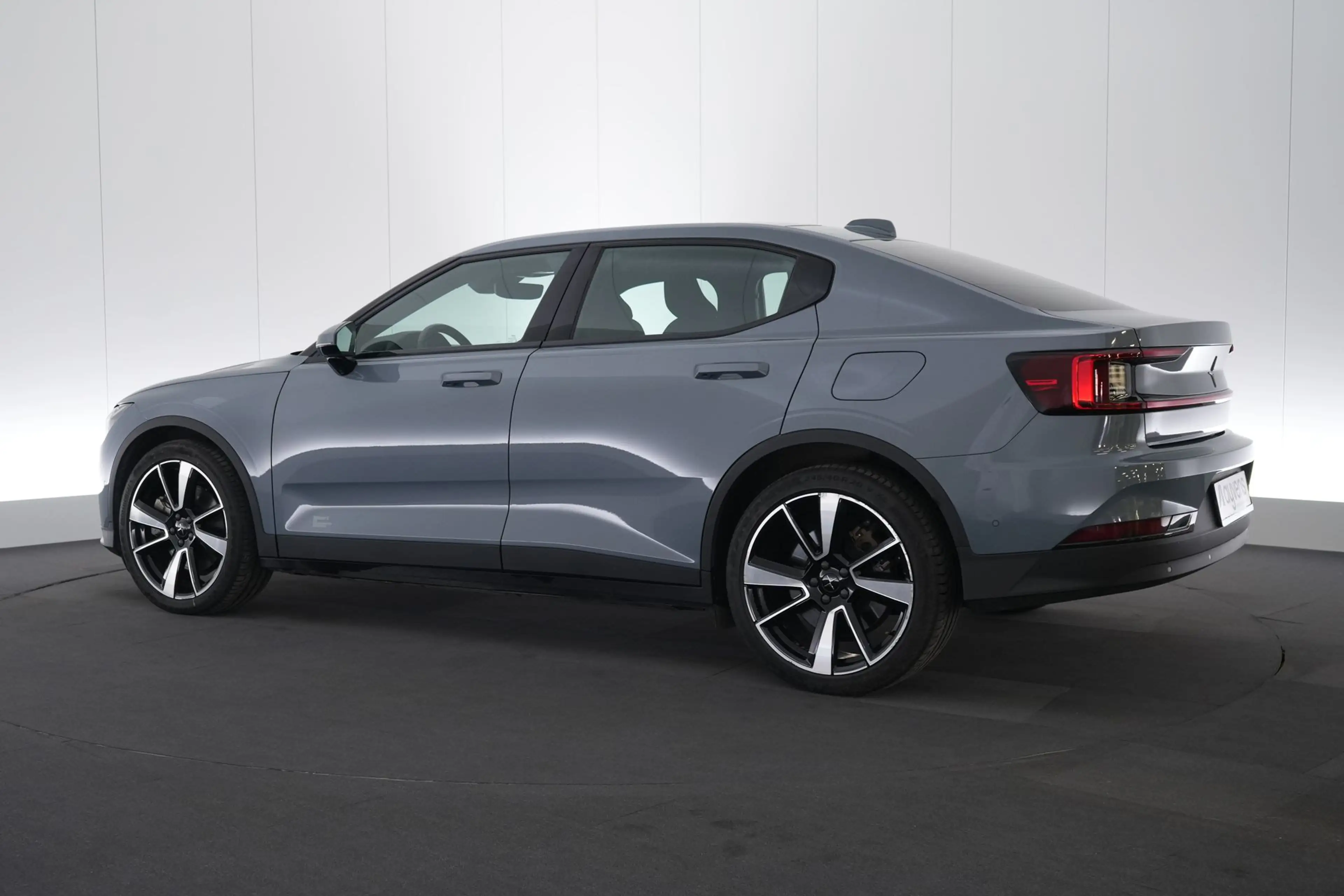 Polestar 2 78 kWh Dual Motor Long Range Plus LED GPS PDC CAM — photo 10