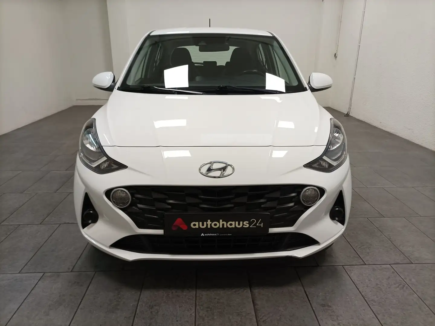 Hyundai i10 1.2 Trend Carplay|DAB|Bluetooth|Klima Weiß - 2