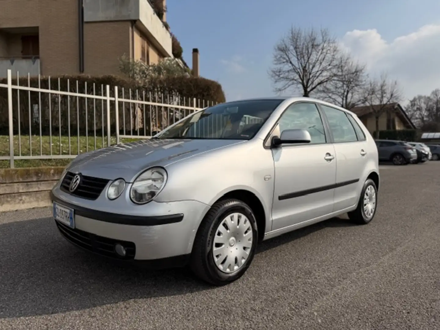 Volkswagen Polo Polo 5p 1.4 Comfortline Silber - 1