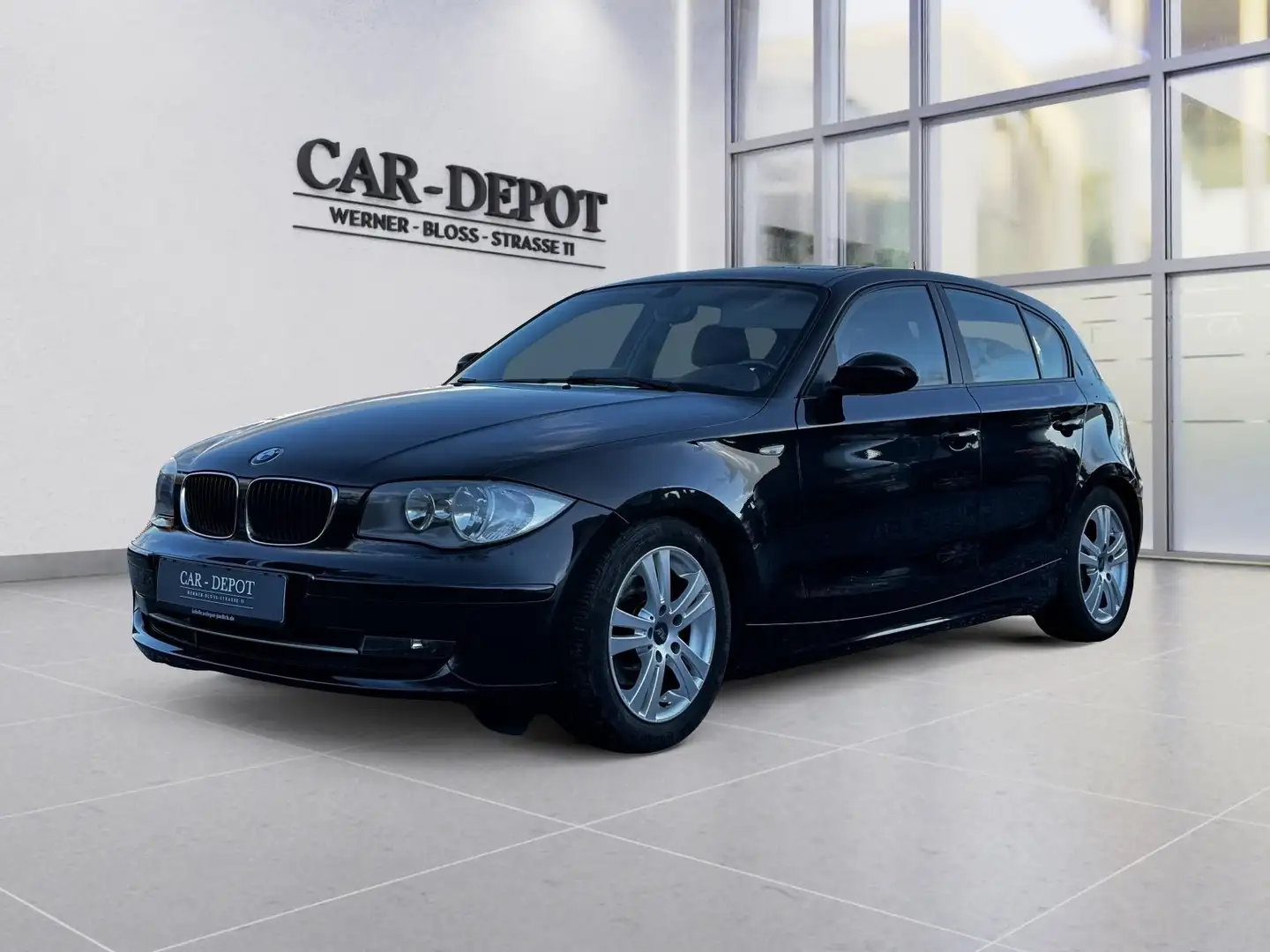BMW 116 1 Limousine 116i*KLIMAAUT.*NAVI*SHZ*PDC*USB* Schwarz - 1