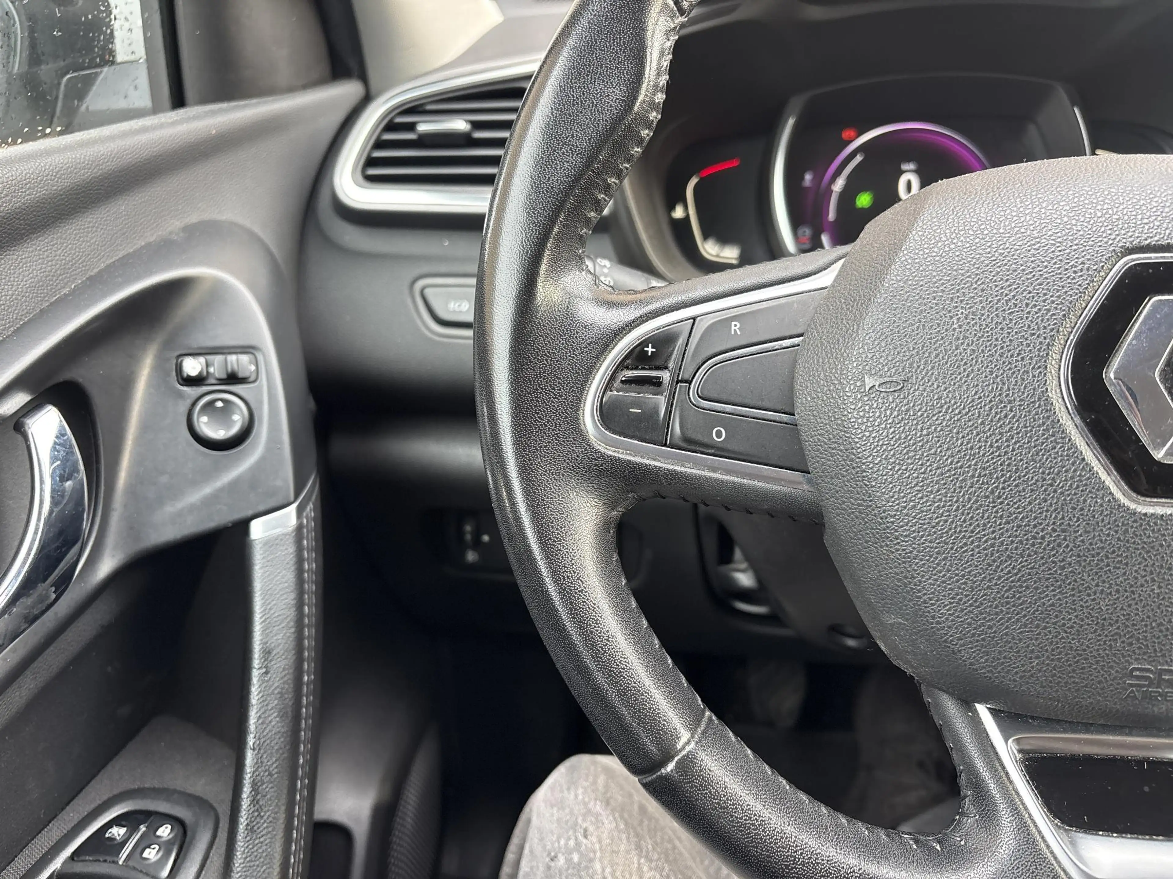 Renault Kadjar 1.2 TCe Zen | Climate | Cruise | Navi | PDC | — photo 10