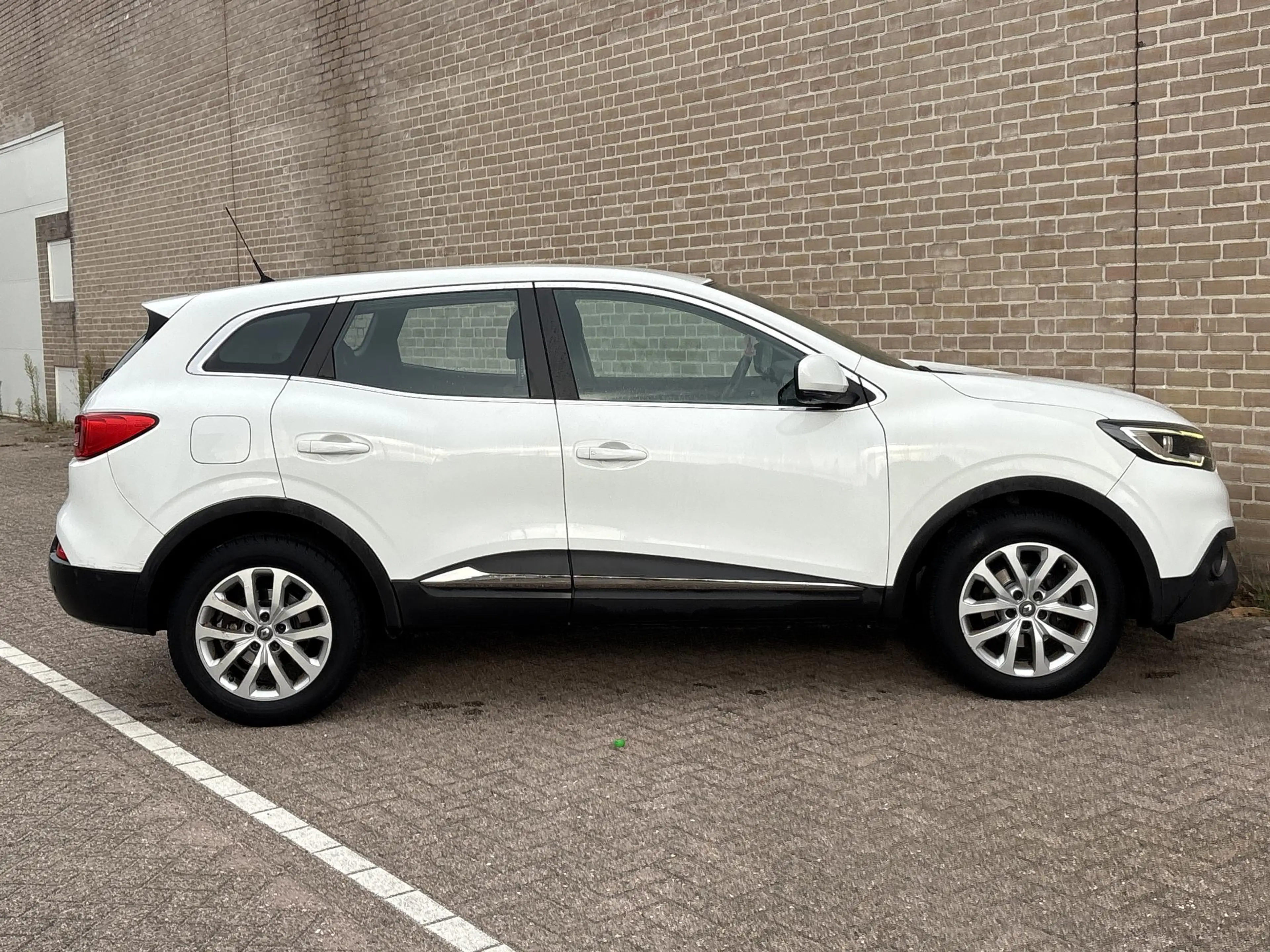 Renault Kadjar 1.2 TCe Zen | Climate | Cruise | Navi | PDC | — photo 7