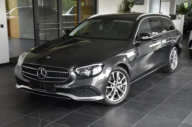 Mercedes-Benz E 400 d 4Matic T 9G Avantgarde"PANO"STANDHEIZ"AHK"DISTRO