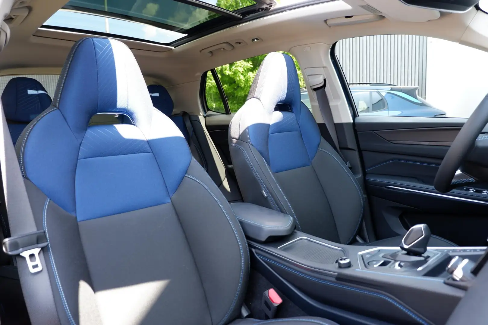 Lynk & Co 01 1.5 | Zwarte Hemel | 360 graden camera | Panoramis Blu/Azzurro - 2