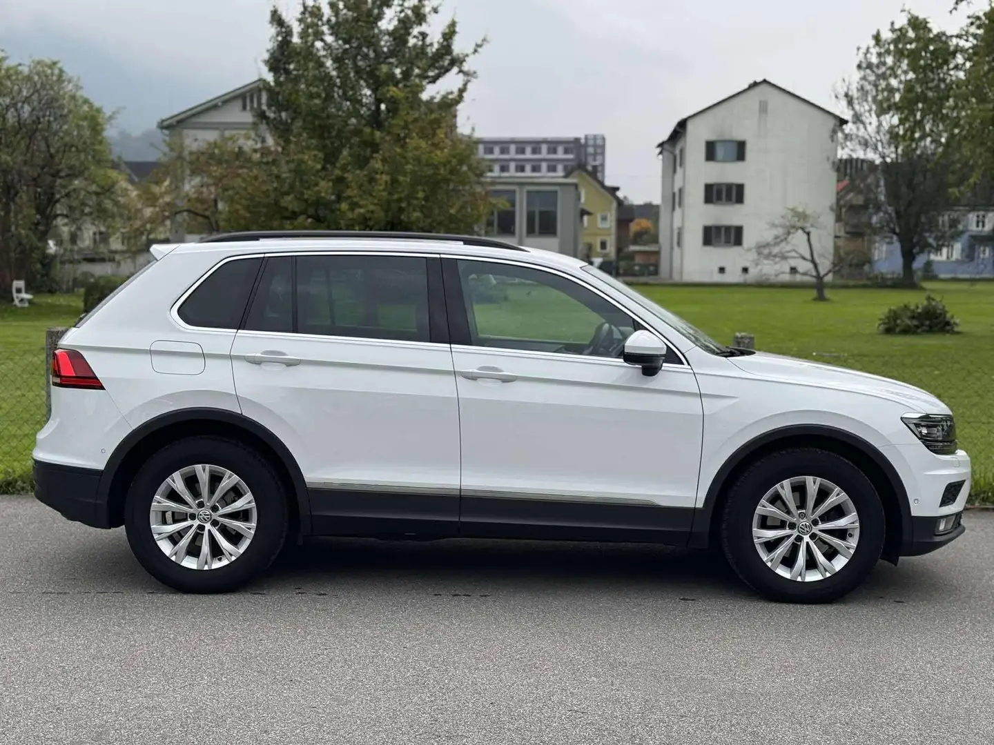 Volkswagen Tiguan 1.5 TSI ACT Life. DSG AUTOMATIK *1.HAND *RFK *NAVI Weiß - 2