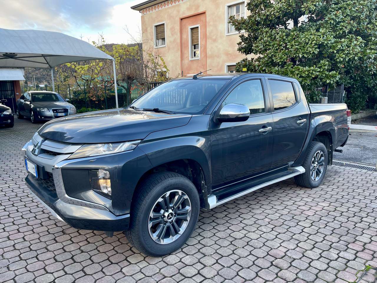 Mitsubishi L200 L200  d.cab 2.3d Intense  4wd 150cv auto