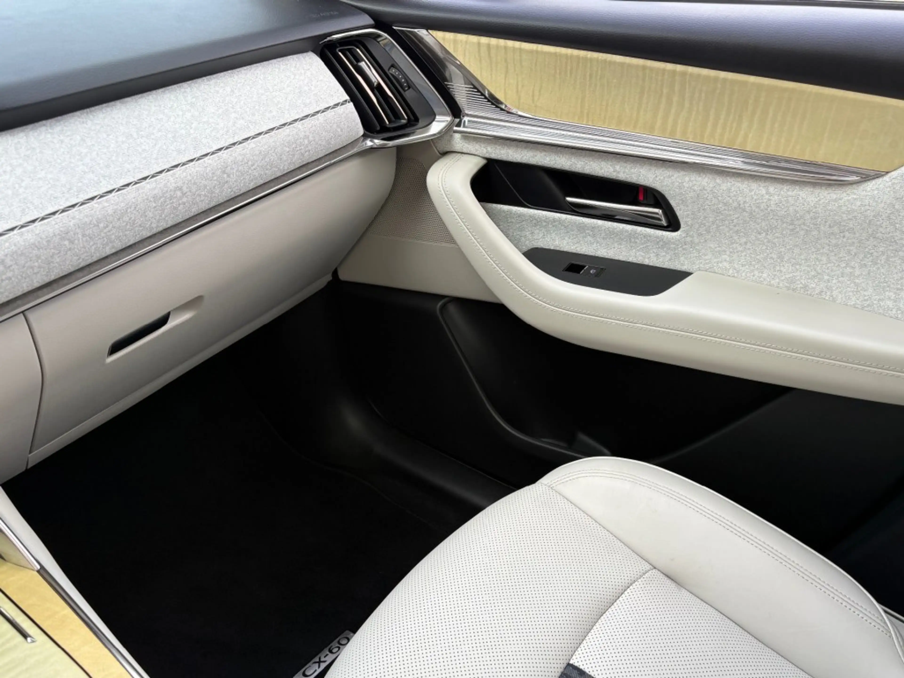 Mazda CX-60 2.5 SKYACTIV 328PK PLUG-IN-HYBRID TAKUMI AWD PANO- — photo 24