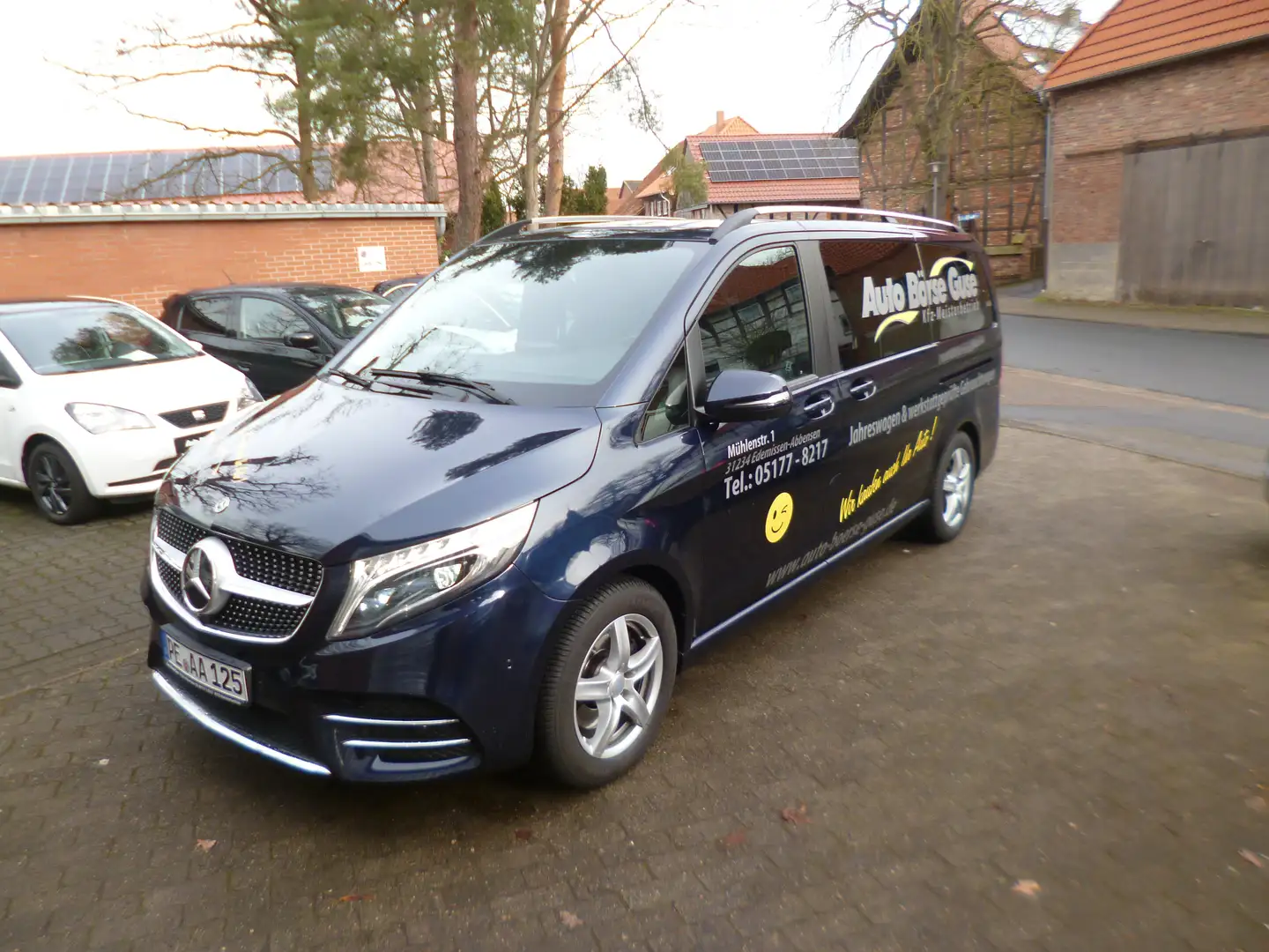 Mercedes-Benz V 300 d lang 9G-TRONIC Avantgarde AHK,SHZ, AMG Paket 19 Modrá - 1