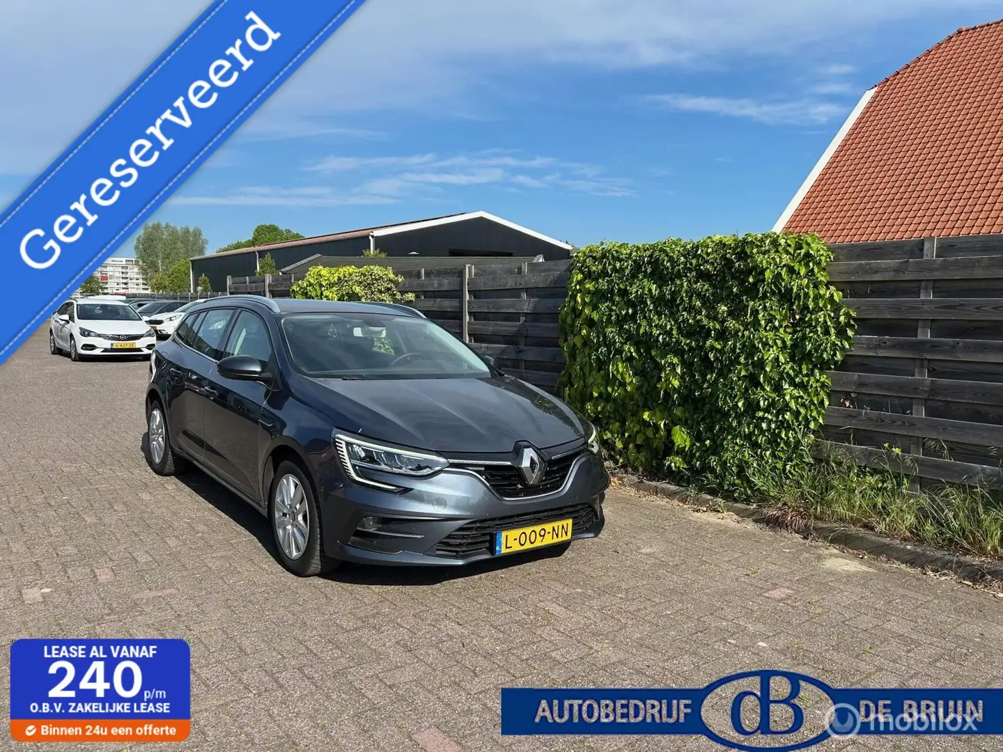 Renault Megane Estate 1.3 TCe Business Zen automaat trekhaak Grijs - 1