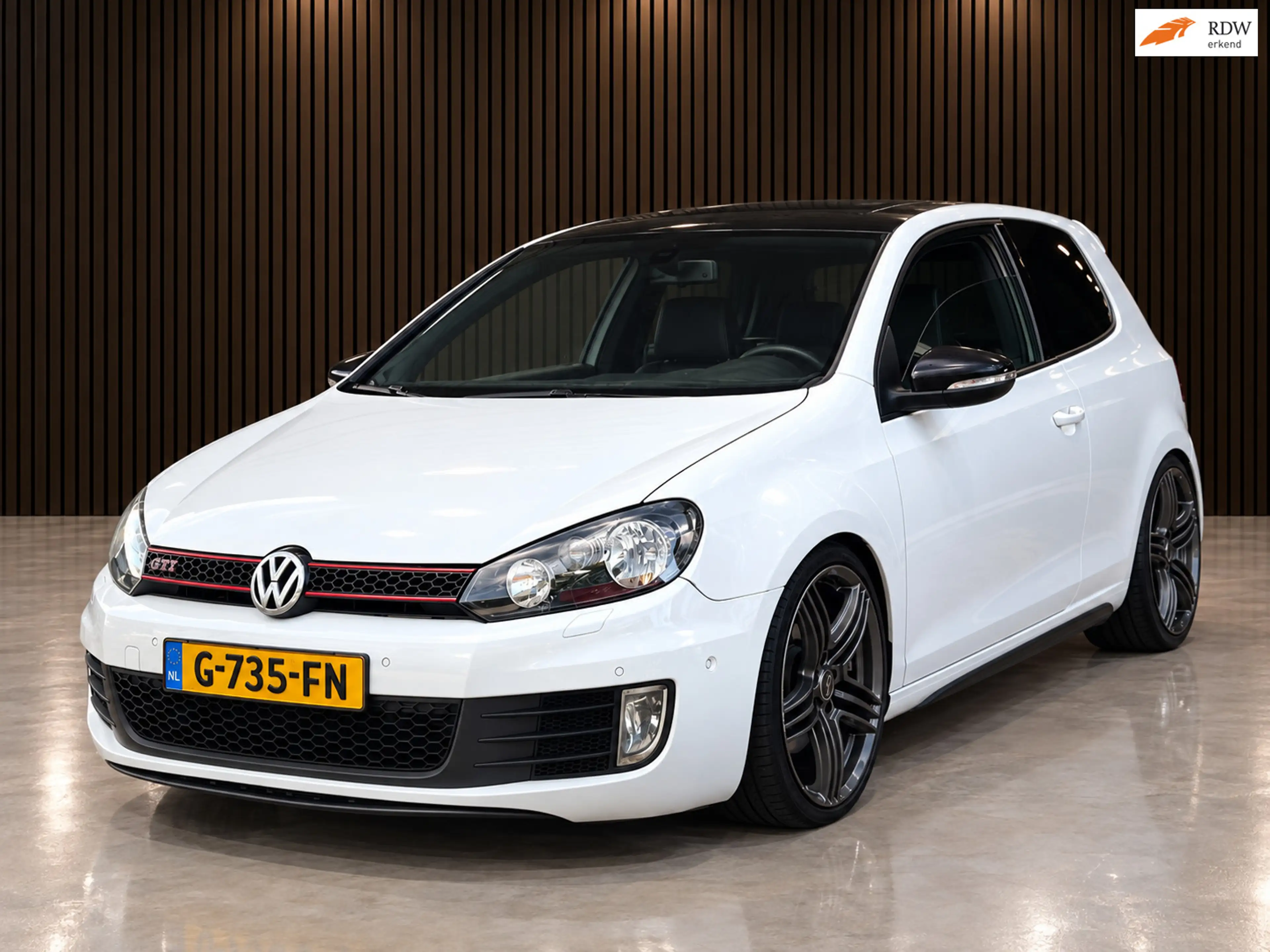 Volkswagen Golf GTI 2.0 AUTOMAAT LEDER/NAVI/BLUETOOTH | NETTE AUTO !