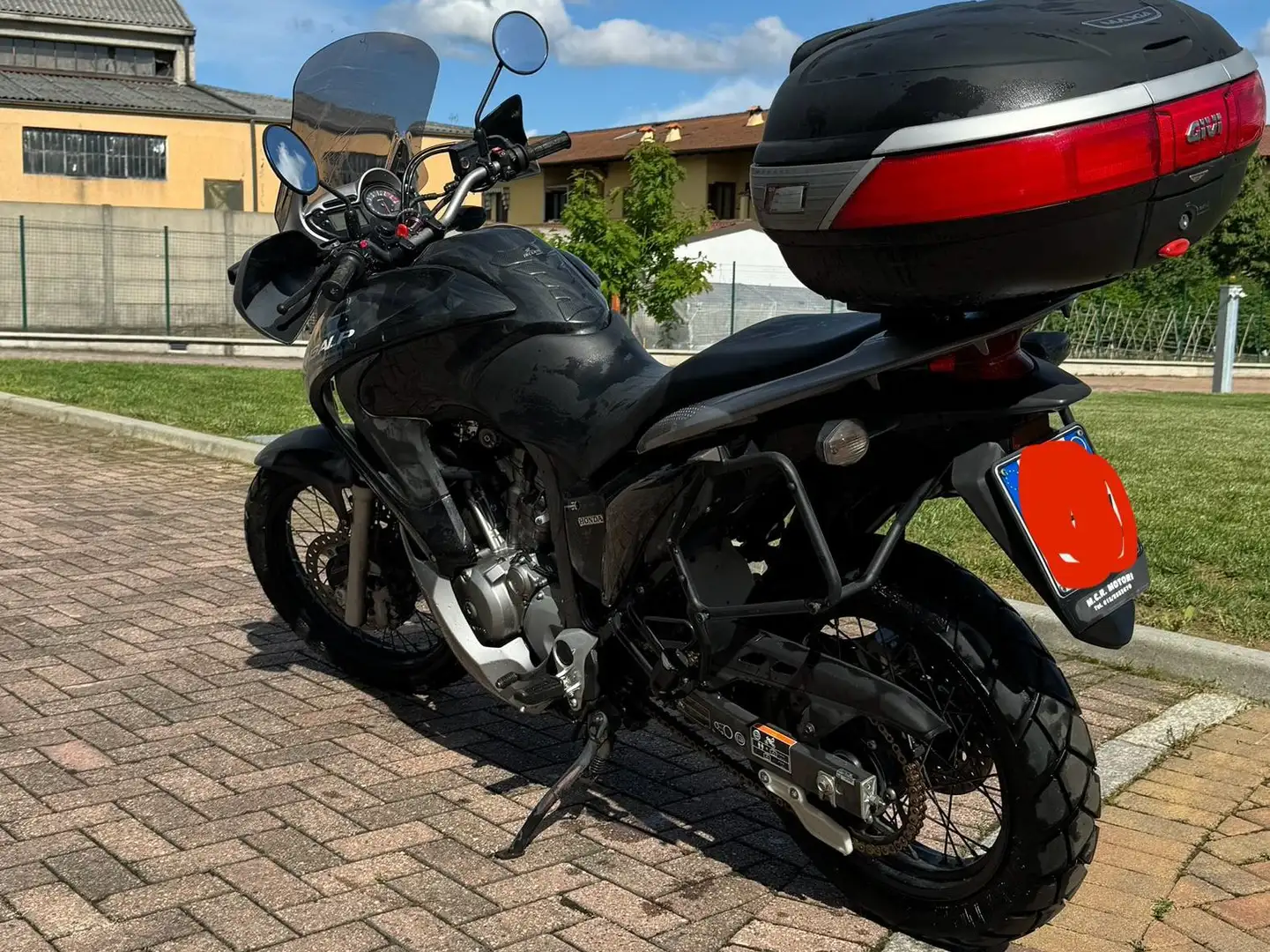 Honda XL 700 Negro - 2