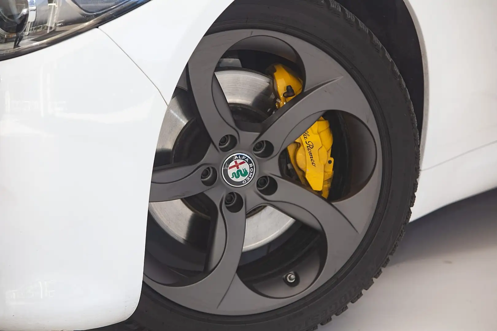 Alfa Romeo Giulia Super 2,0 200 AT RWD Weiß - 2