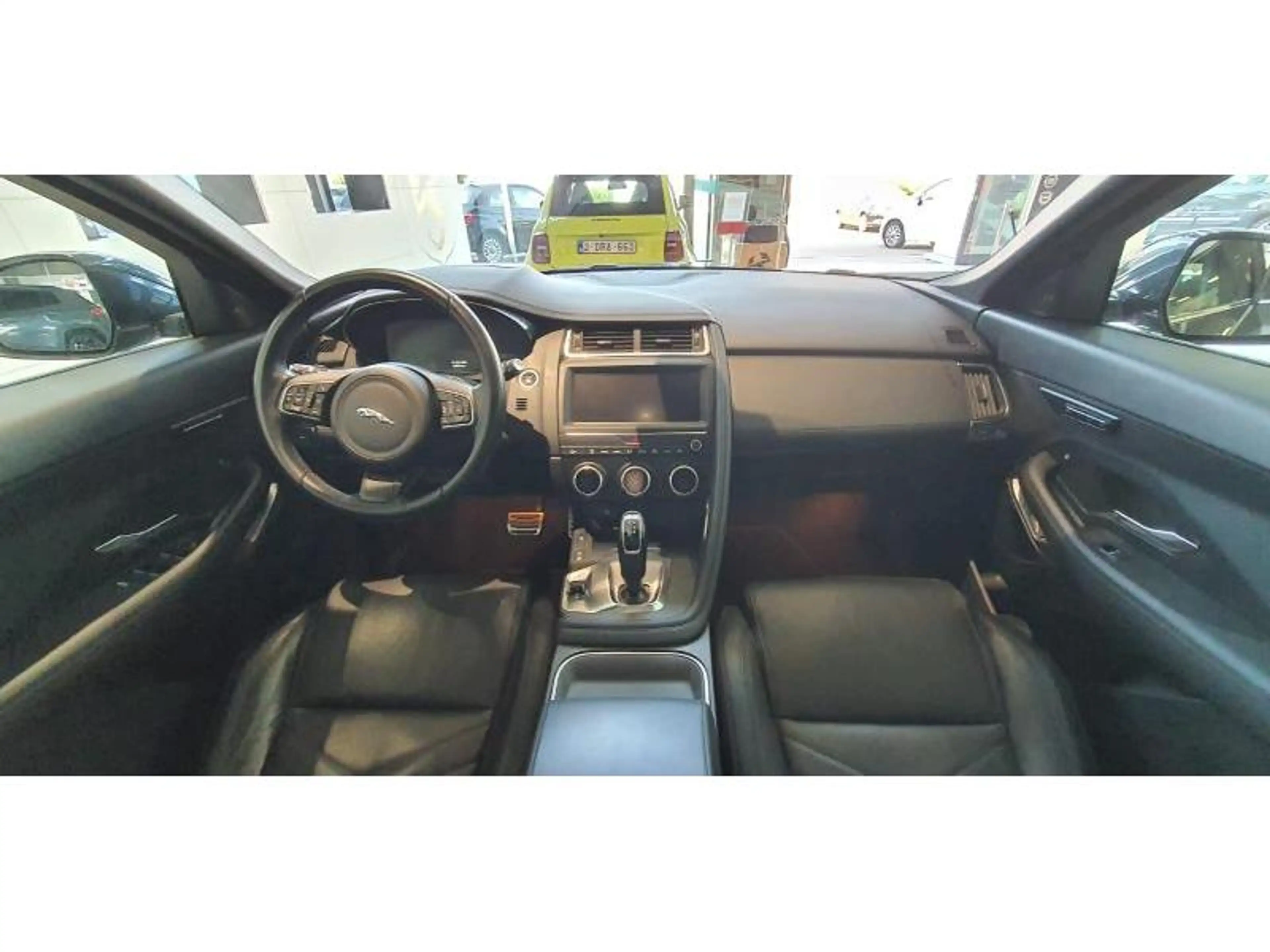 Jaguar E-Pace 502 — photo 10