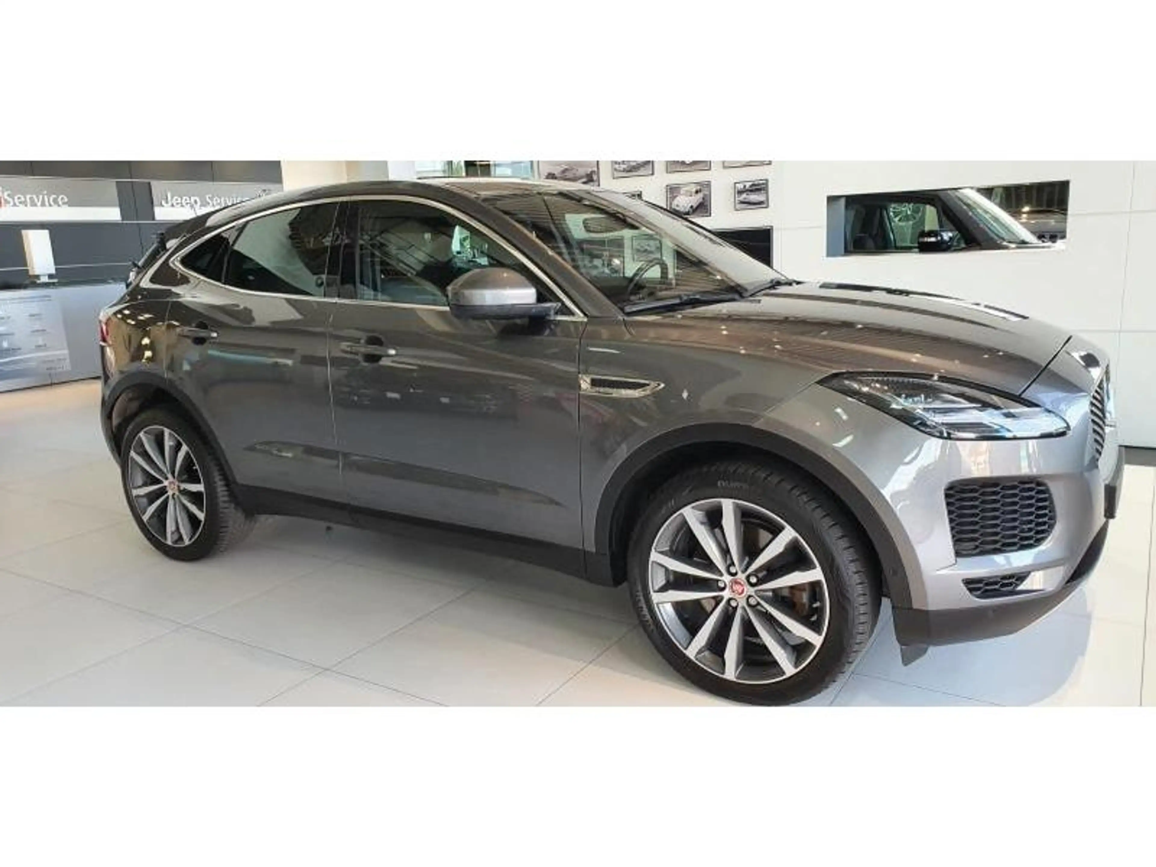 Jaguar E-Pace 502 — photo 6