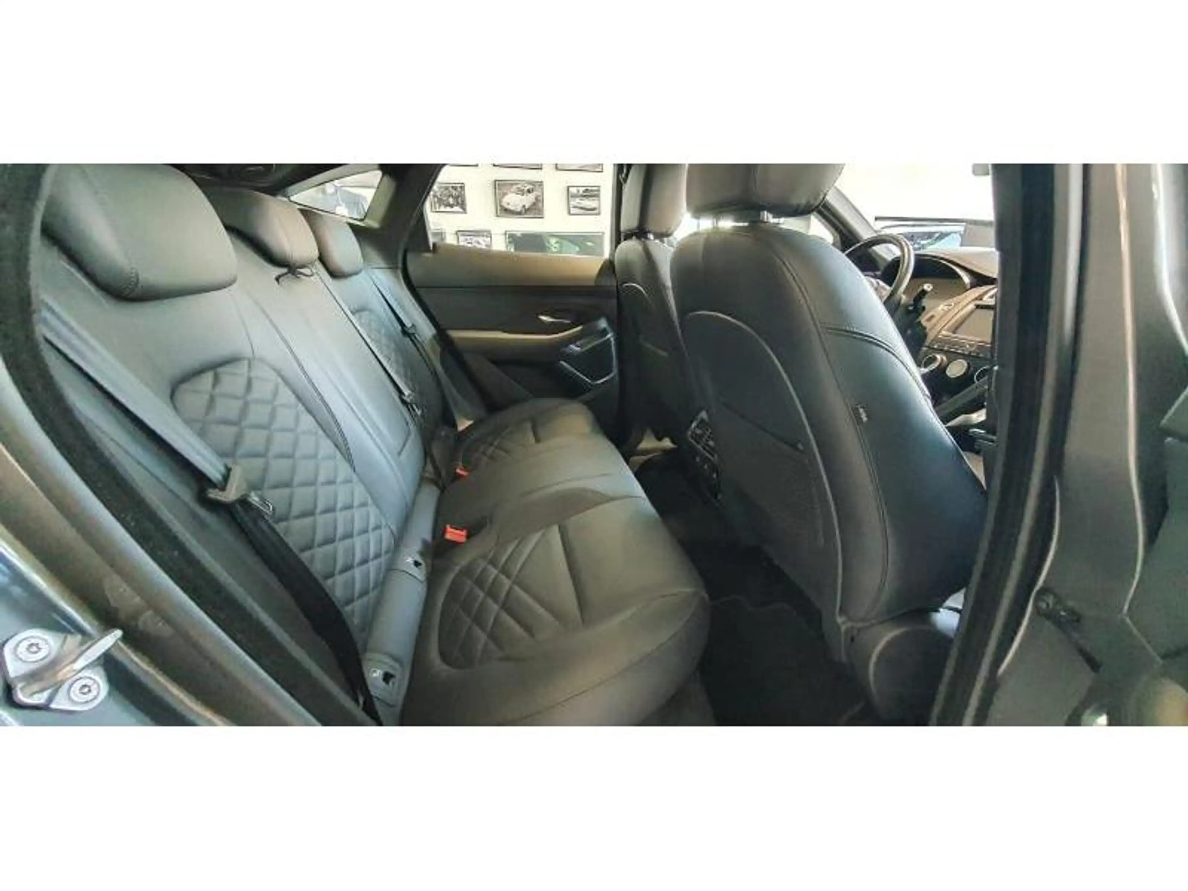 Jaguar E-Pace 502 — photo 12