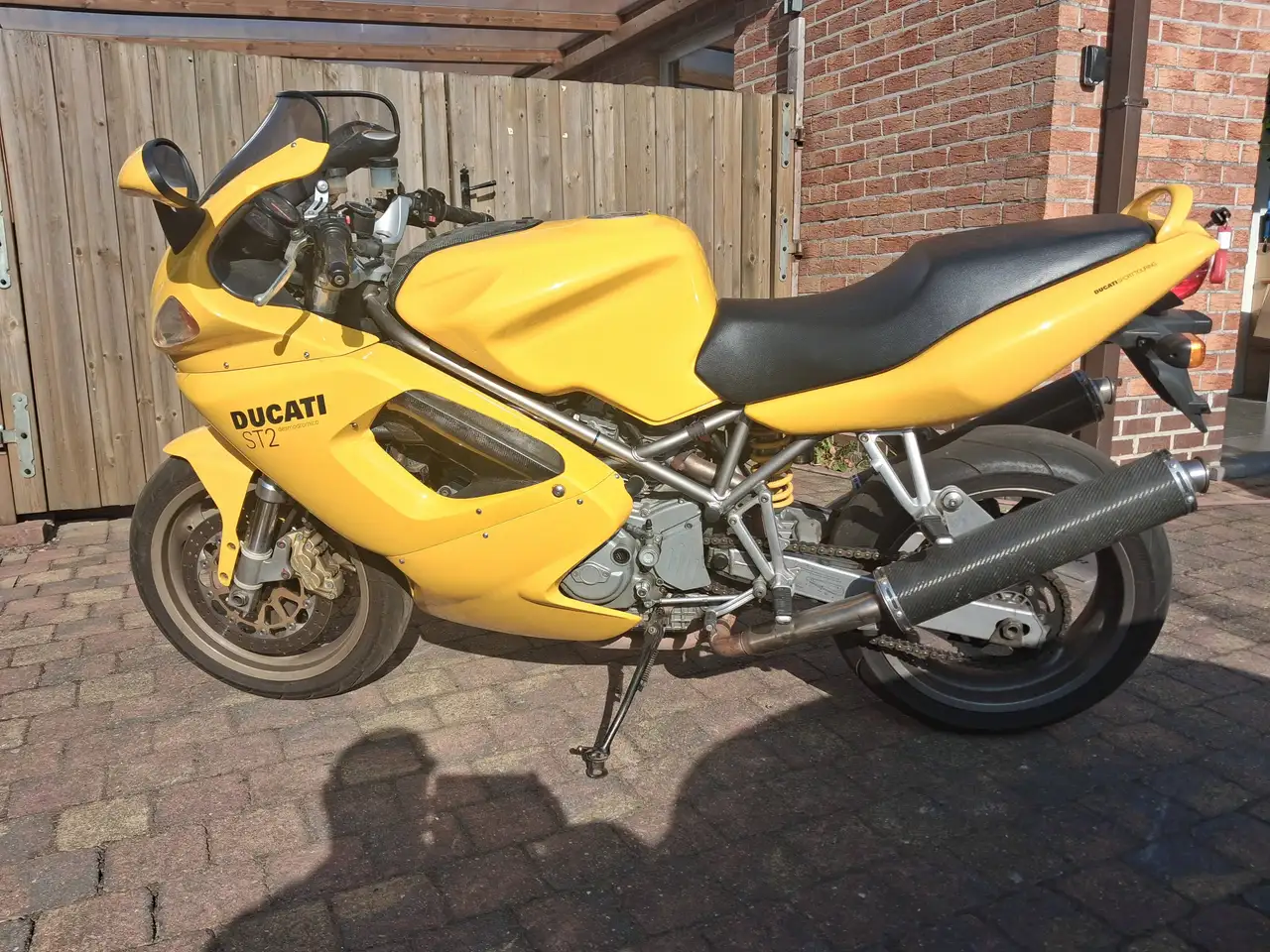Ducati ST 2
