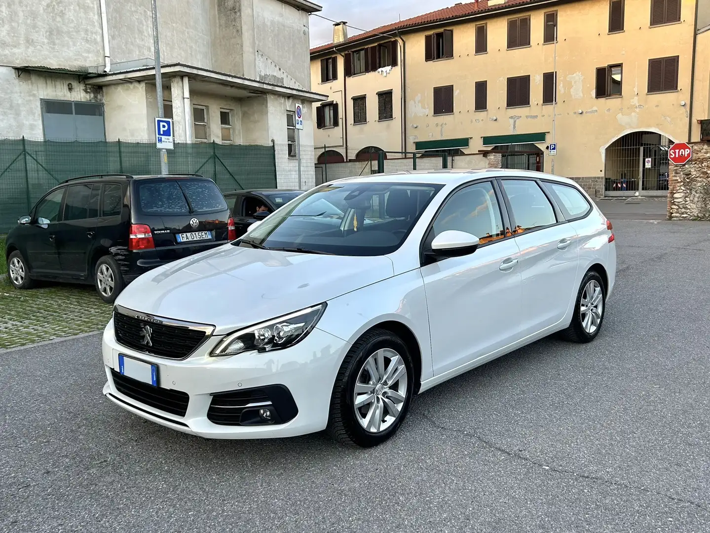 Peugeot 308 SW 1.5 bluehdi Active s&s 130cv - 1