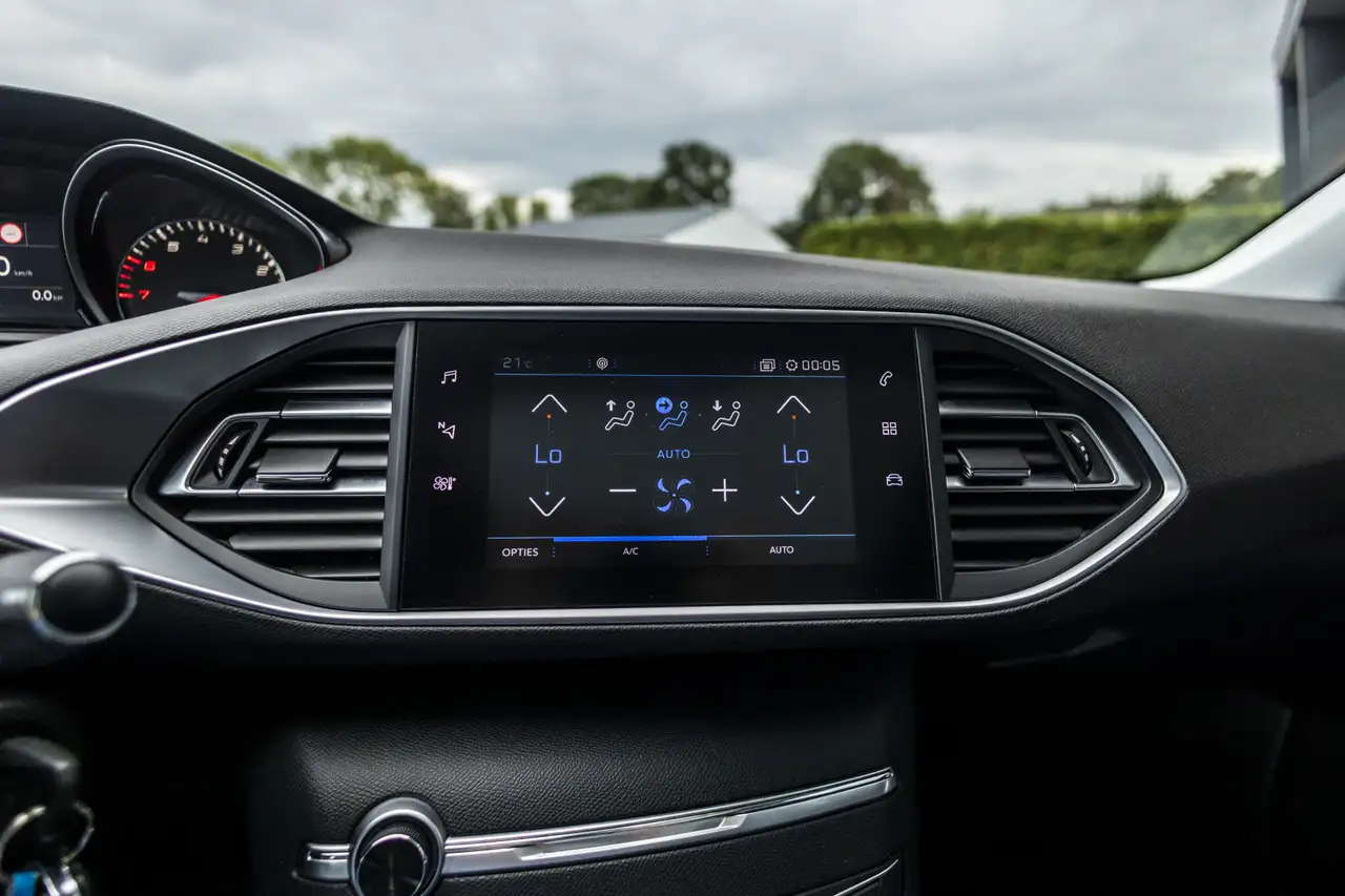 Peugeot 308 1.2 PureTech Allure Avantage Trekhaak Carplay, миниатюра 27