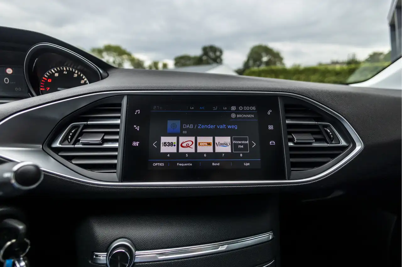Peugeot 308 1.2 PureTech Allure Avantage Trekhaak Carplay, миниатюра 28
