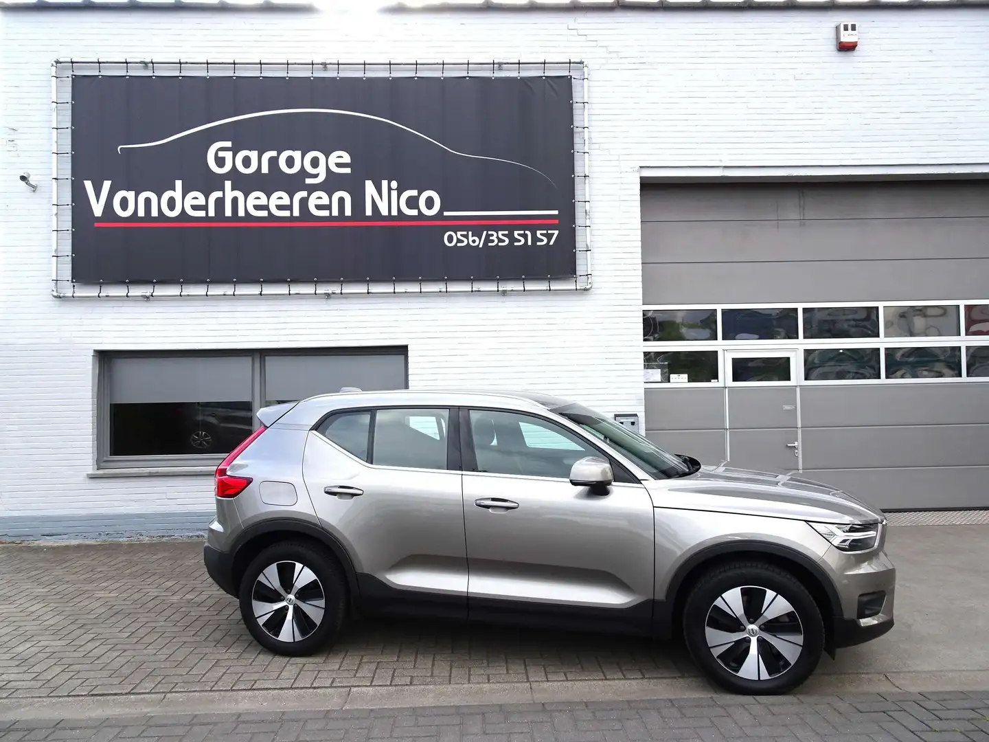 Volvo XC40 1.5T4 PHEV Inscription CARPLAY,CAMERA,FULL LED,DAB Gris - 1