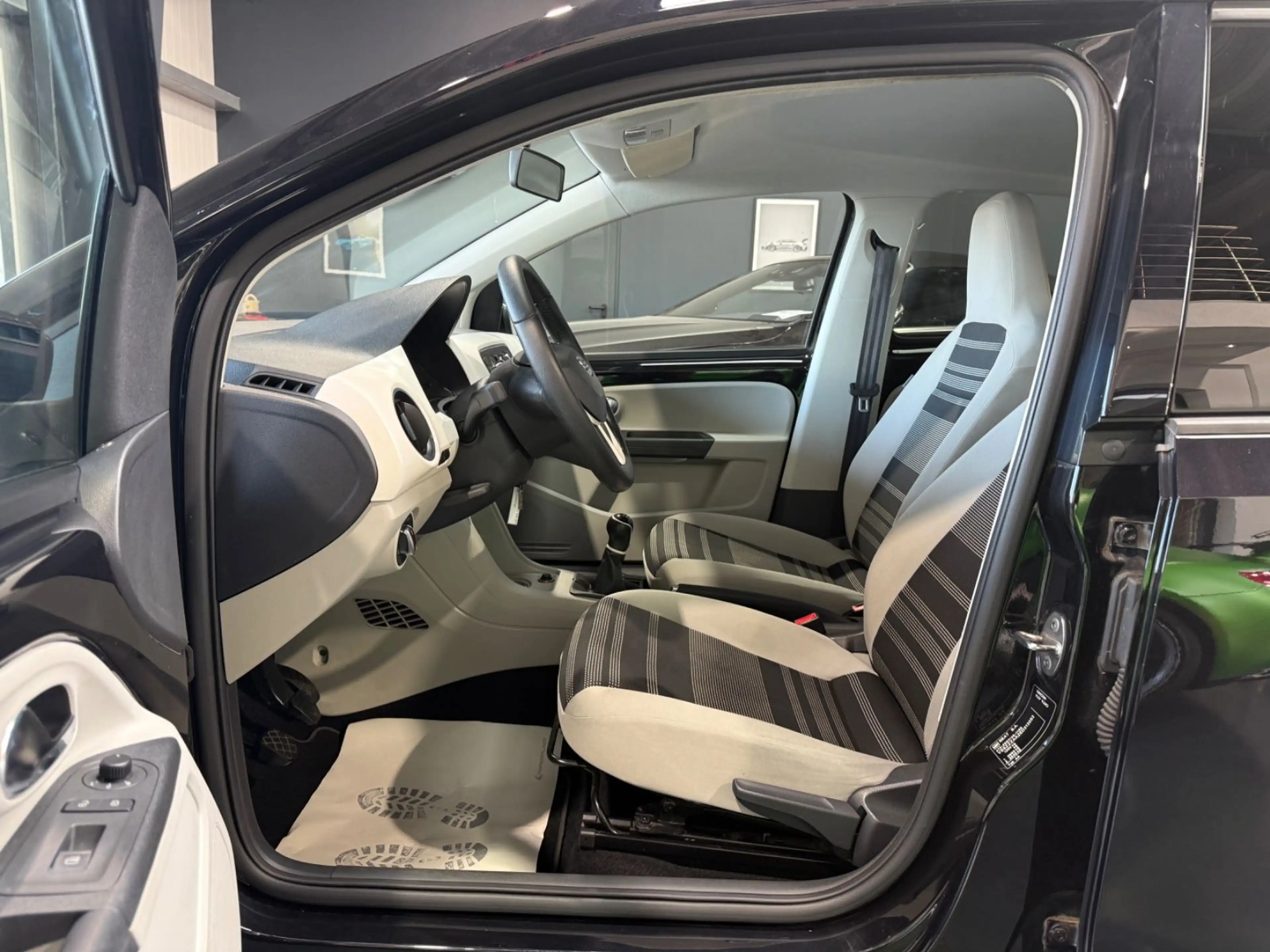 SEAT Mii Style Salsa 1-Hand/Klimaanlage/SHZ — photo 10