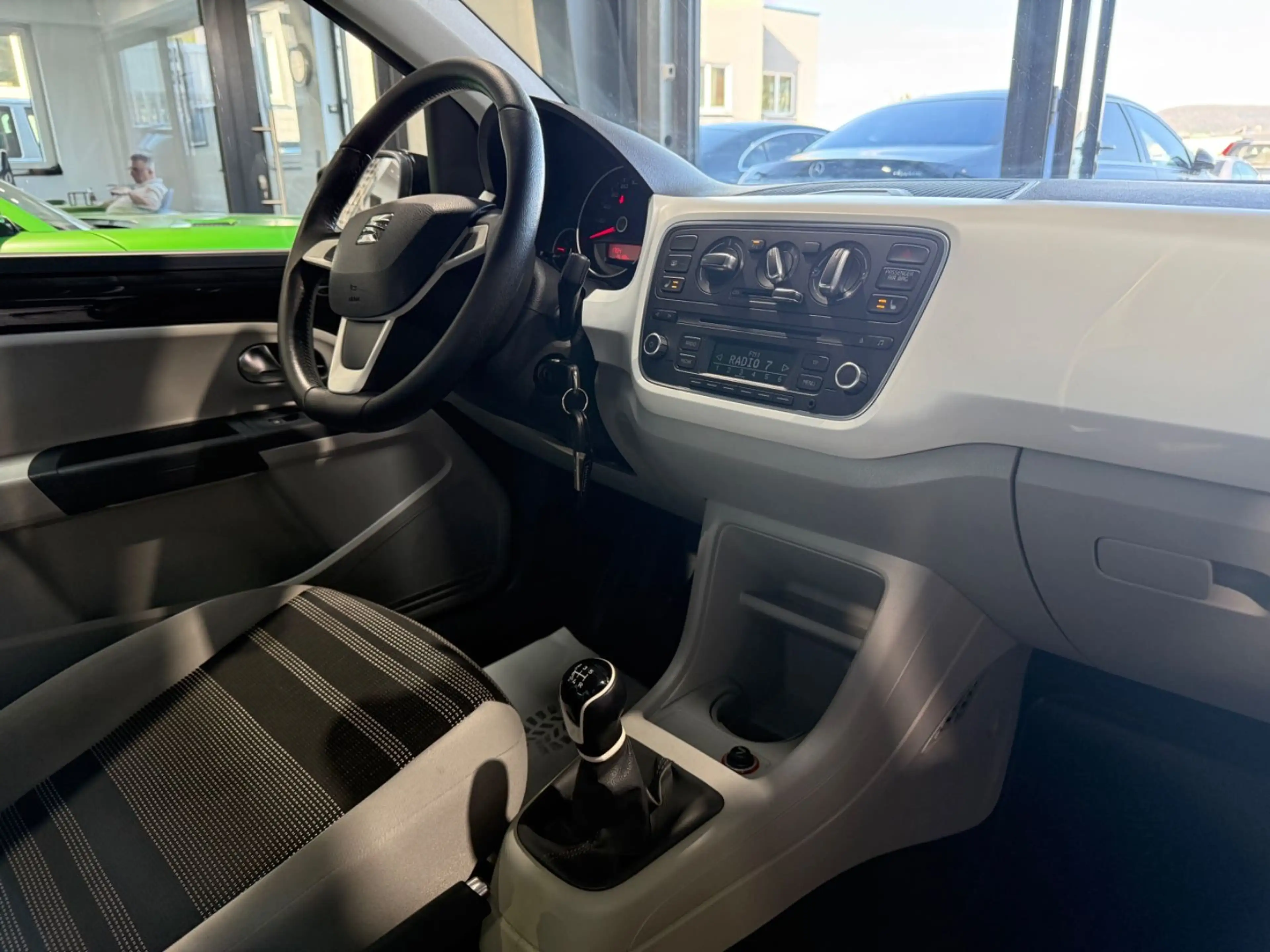 SEAT Mii Style Salsa 1-Hand/Klimaanlage/SHZ — photo 15