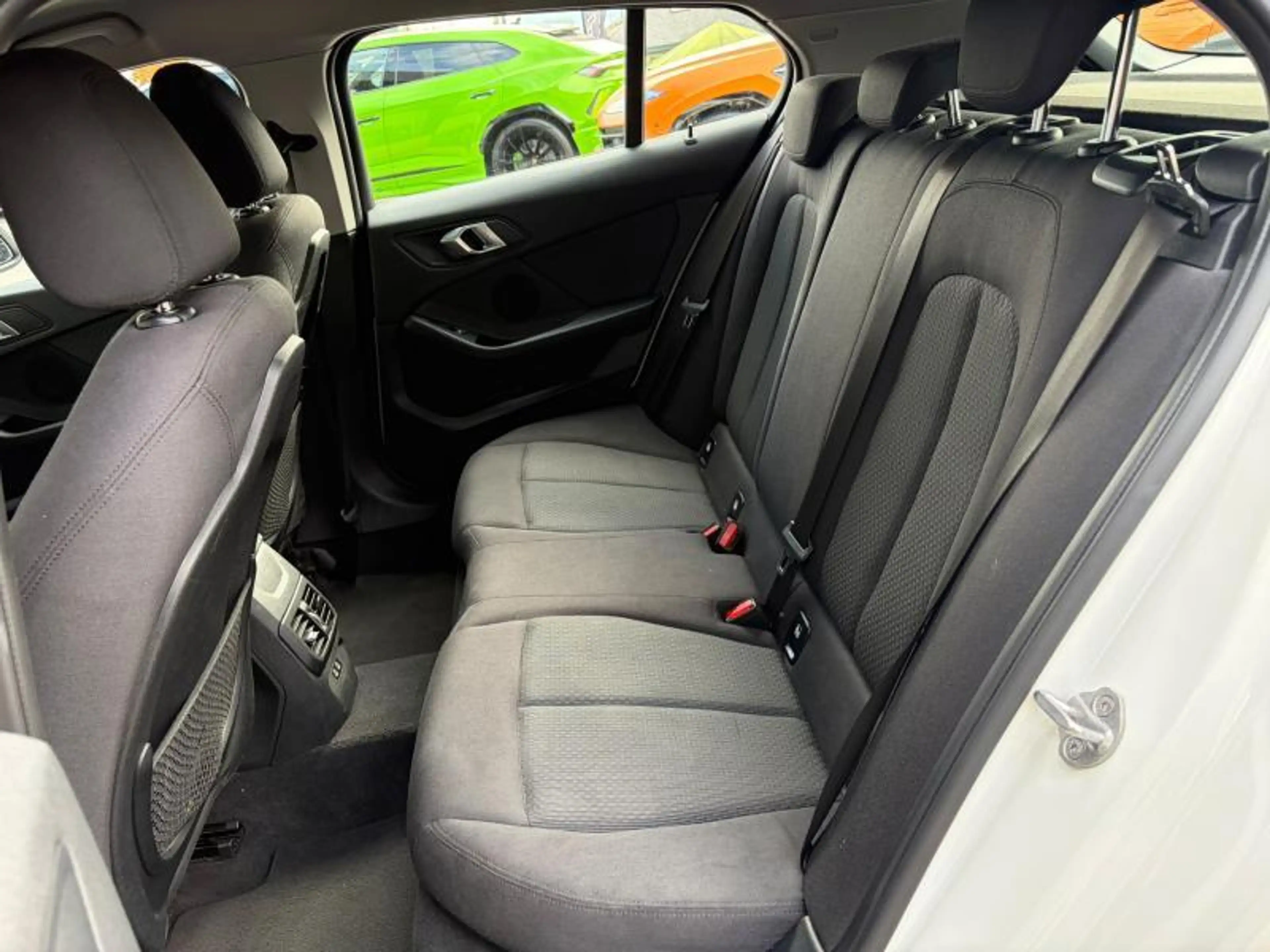 BMW 118 i 1.5 140ch/Sièges chauffants/CarPlay — photo 11