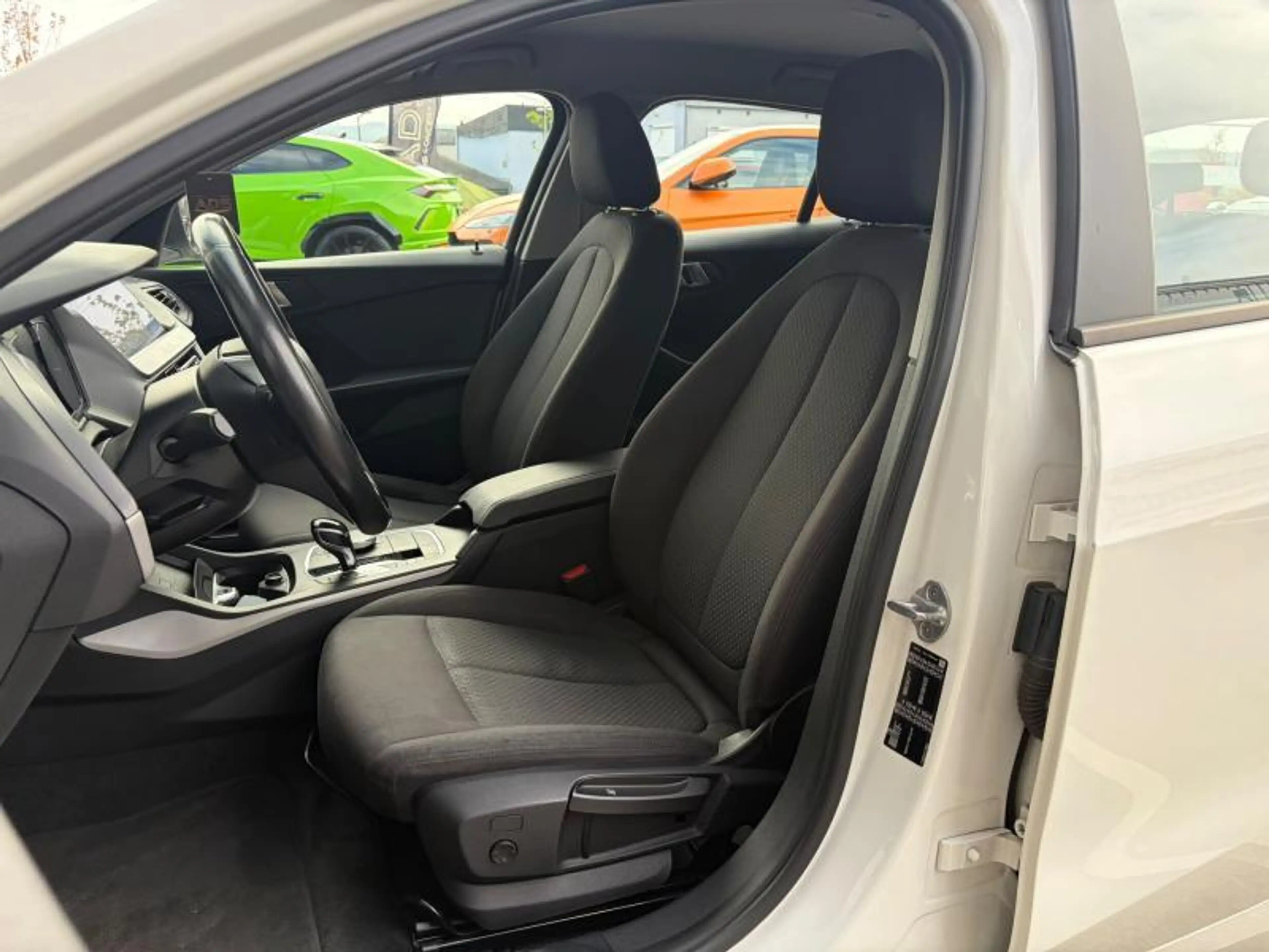 BMW 118 i 1.5 140ch/Sièges chauffants/CarPlay — photo 10