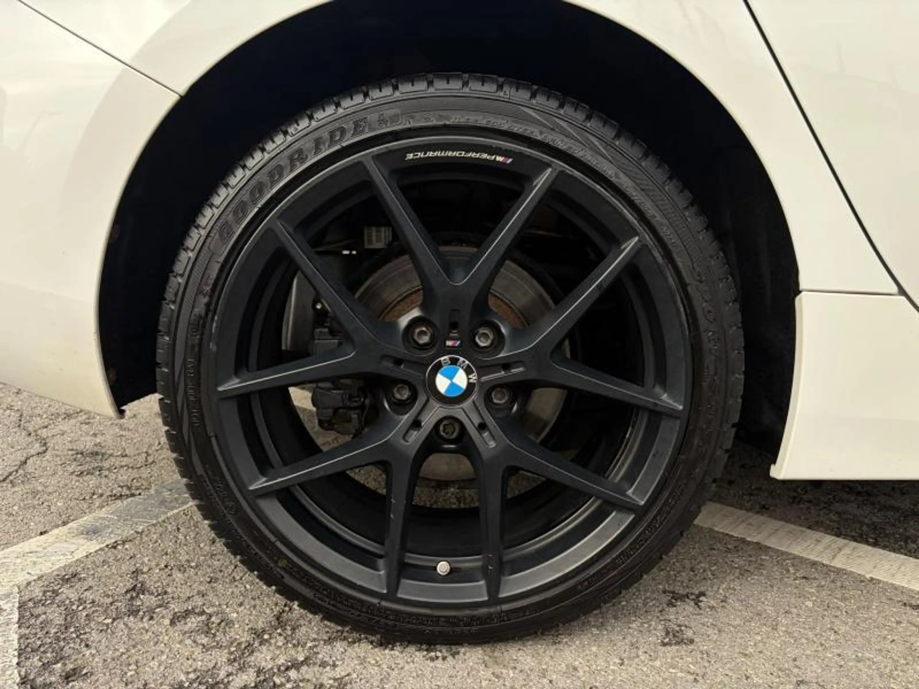BMW 118 i 1.5 140ch/Sièges chauffants/CarPlay — photo 5