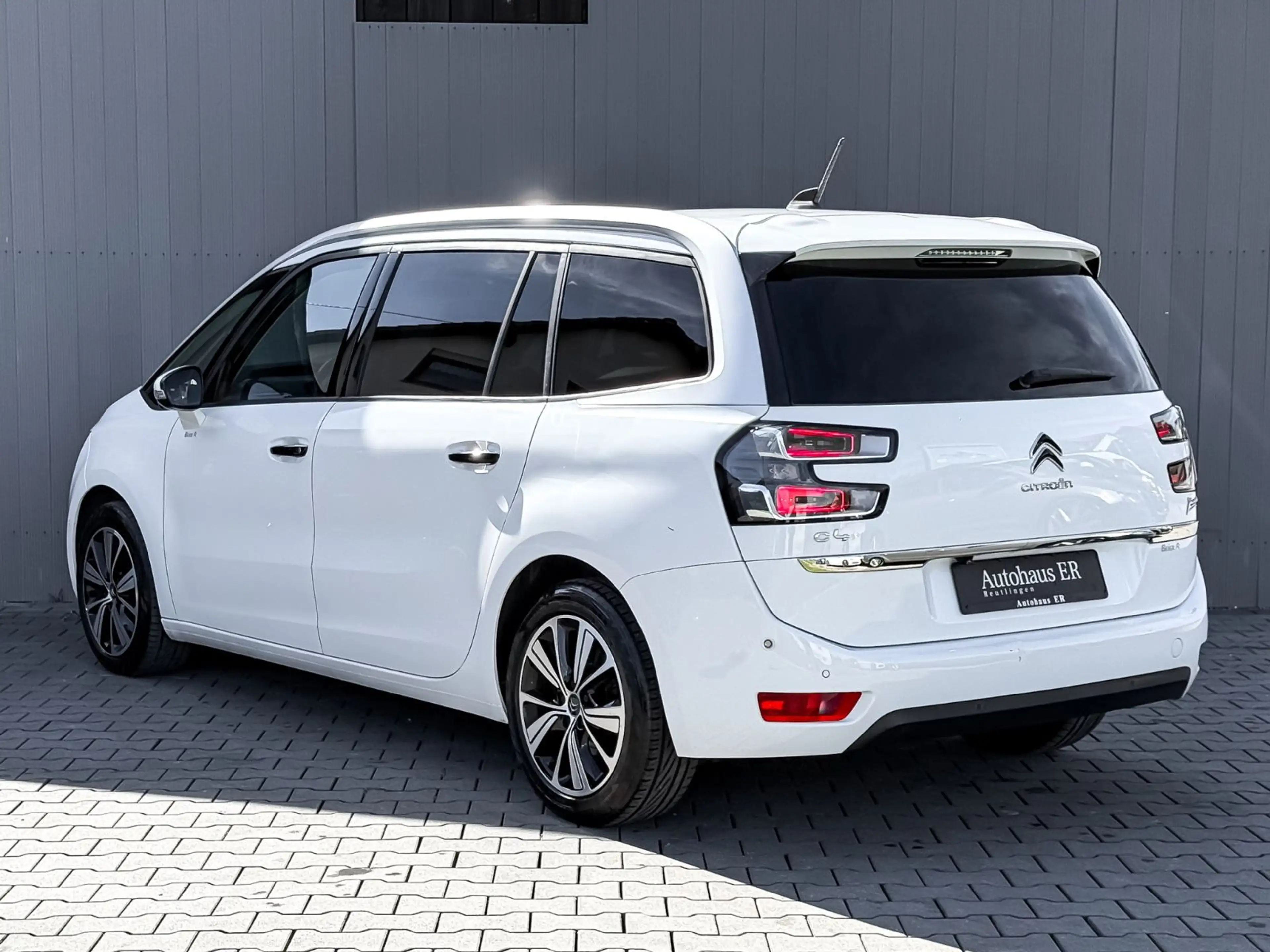 Citroen Grand C4 Picasso AUT.| 7-SITZ|MASSAGE|360°|PANO — photo 3