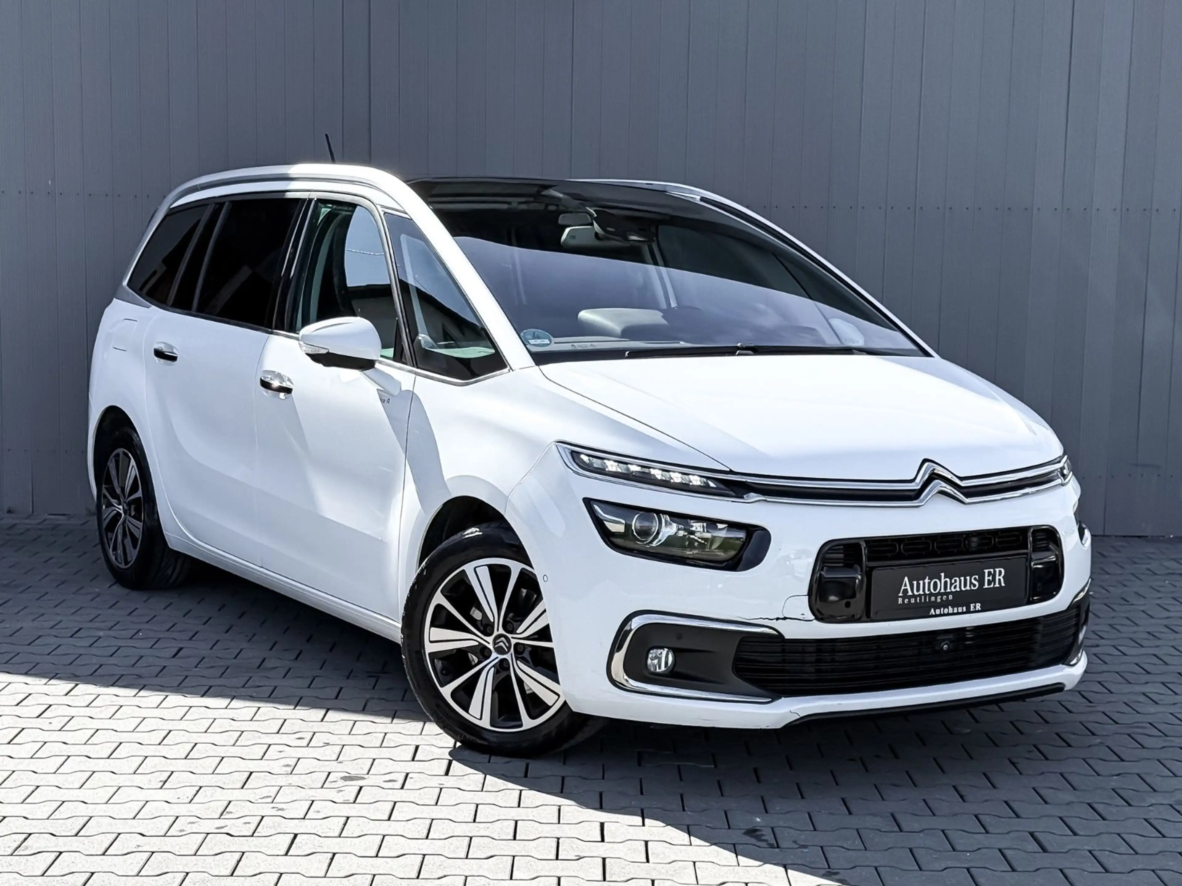 Citroen Grand C4 Picasso AUT.| 7-SITZ|MASSAGE|360°|PANO — photo 2