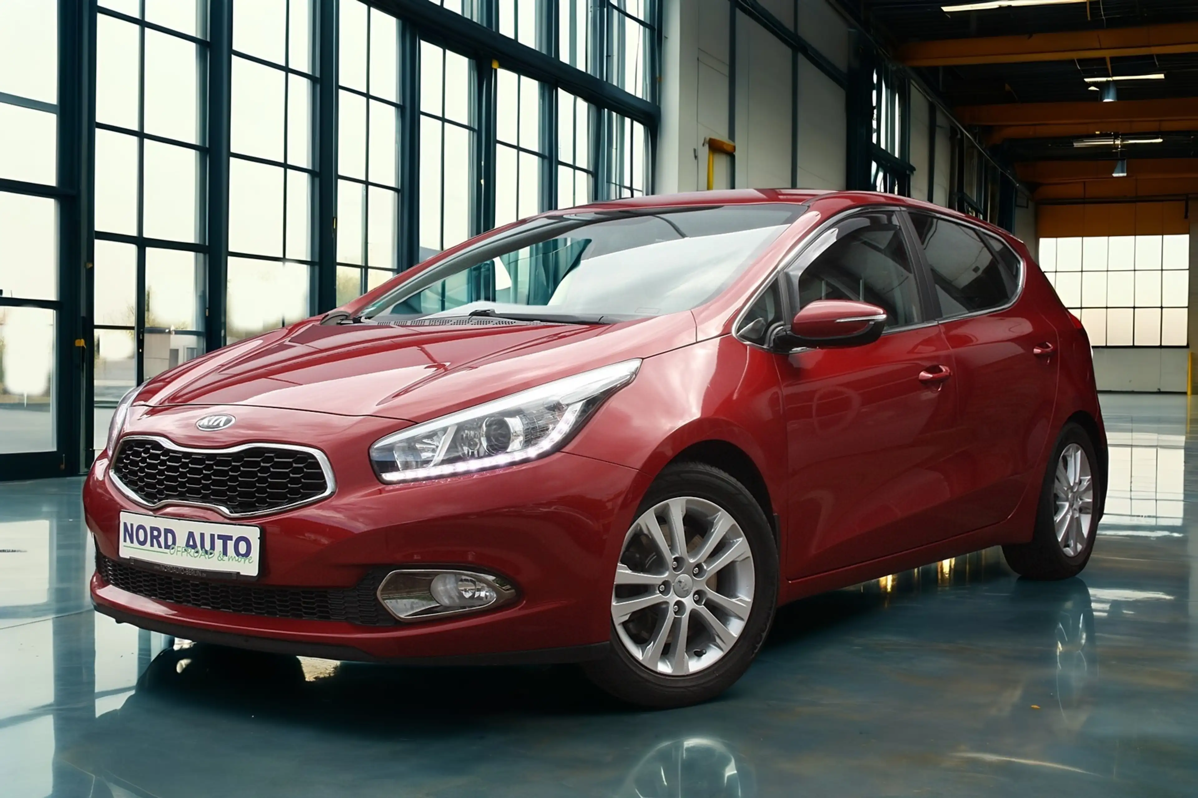 Kia Ceed / cee'd 1.6 STYLE Autm. Klima/Navi/Kam/Pdc/Temp/Ahk — photo 3