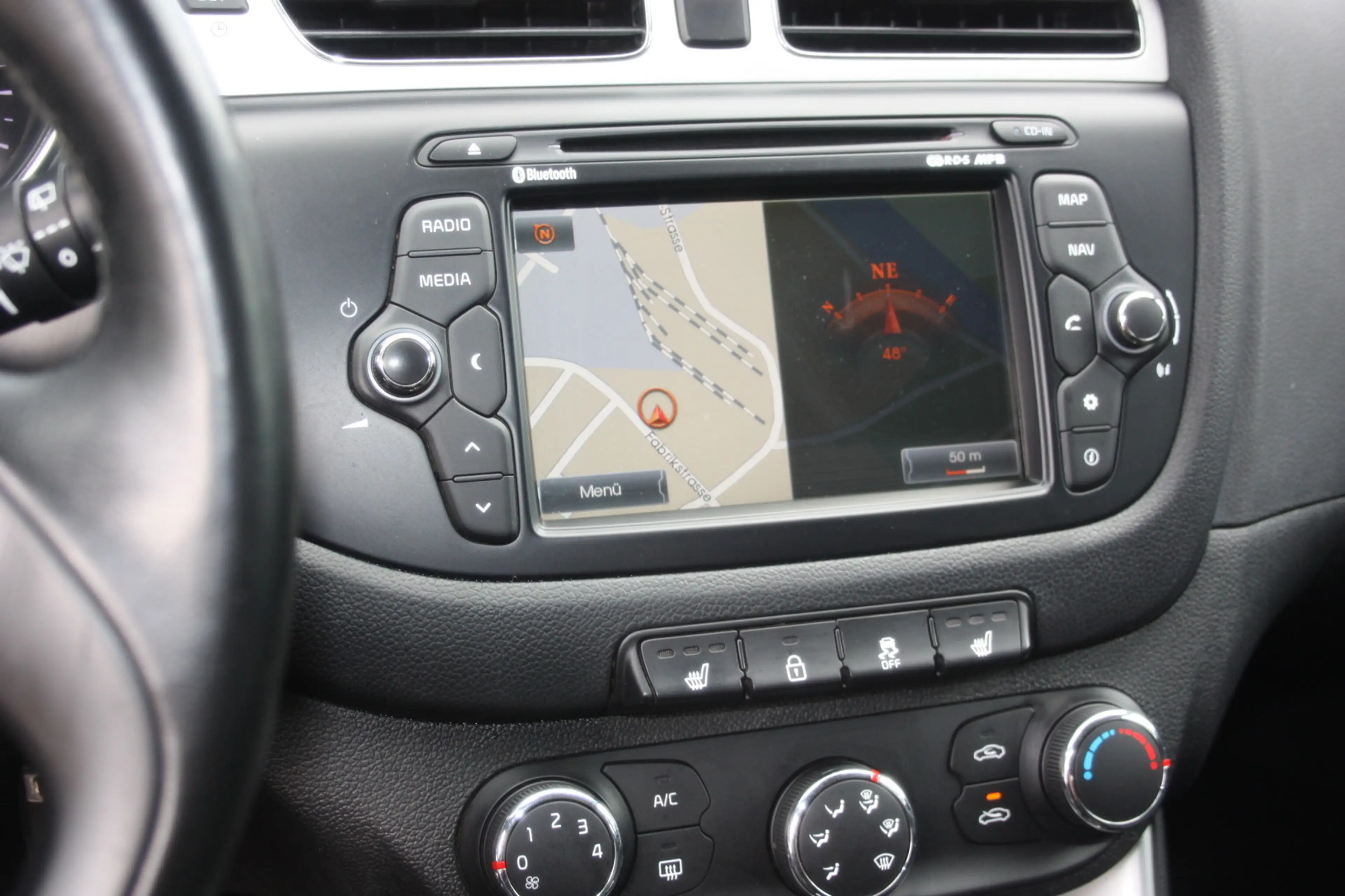 Kia Ceed / cee'd 1.6 STYLE Autm. Klima/Navi/Kam/Pdc/Temp/Ahk — photo 13