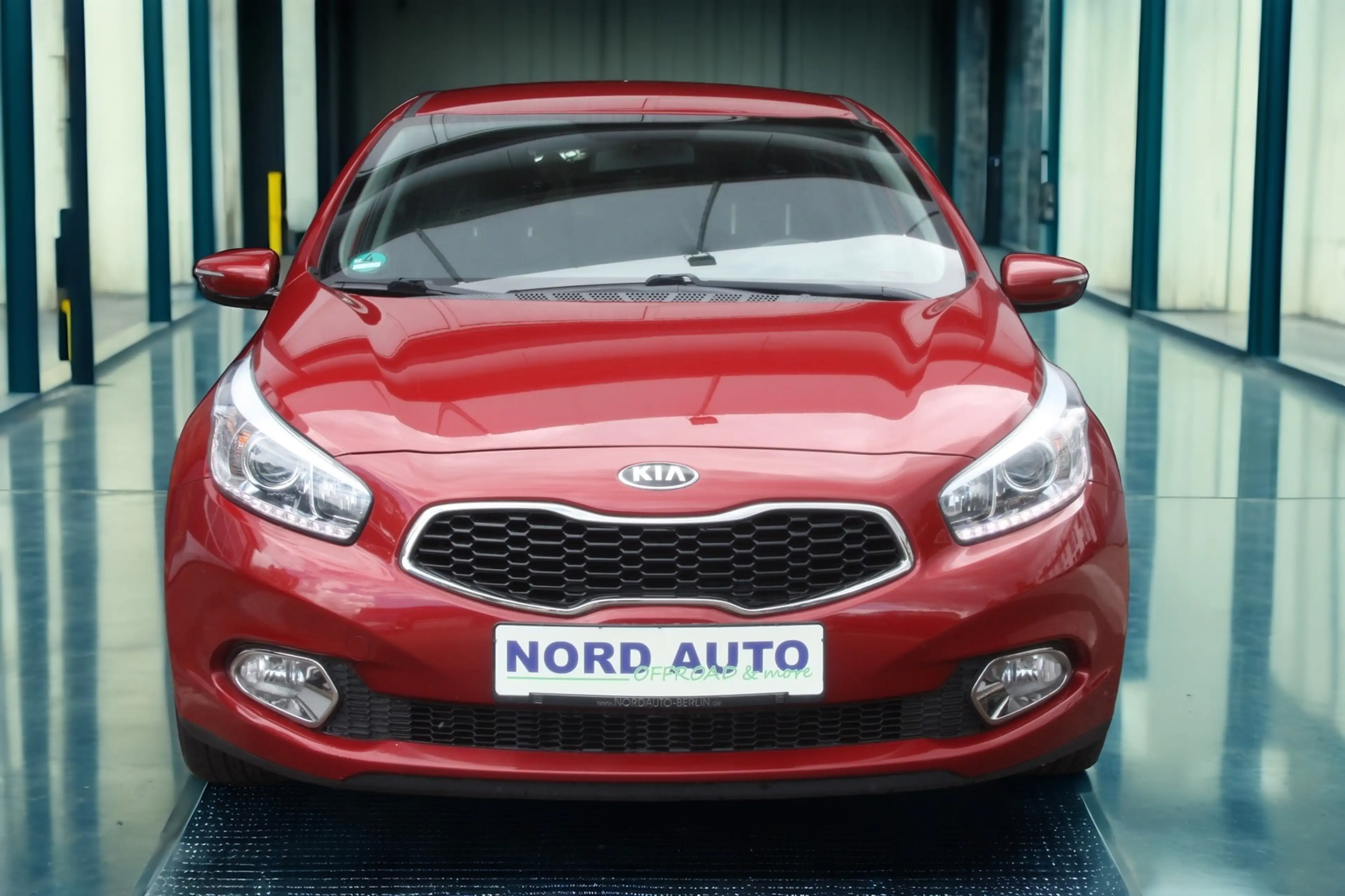 Kia Ceed / cee'd 1.6 STYLE Autm. Klima/Navi/Kam/Pdc/Temp/Ahk — photo 4