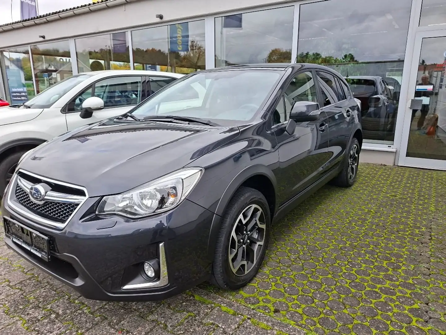 Subaru XV XV 2.0i Lineartronic Comfort Grau - 1