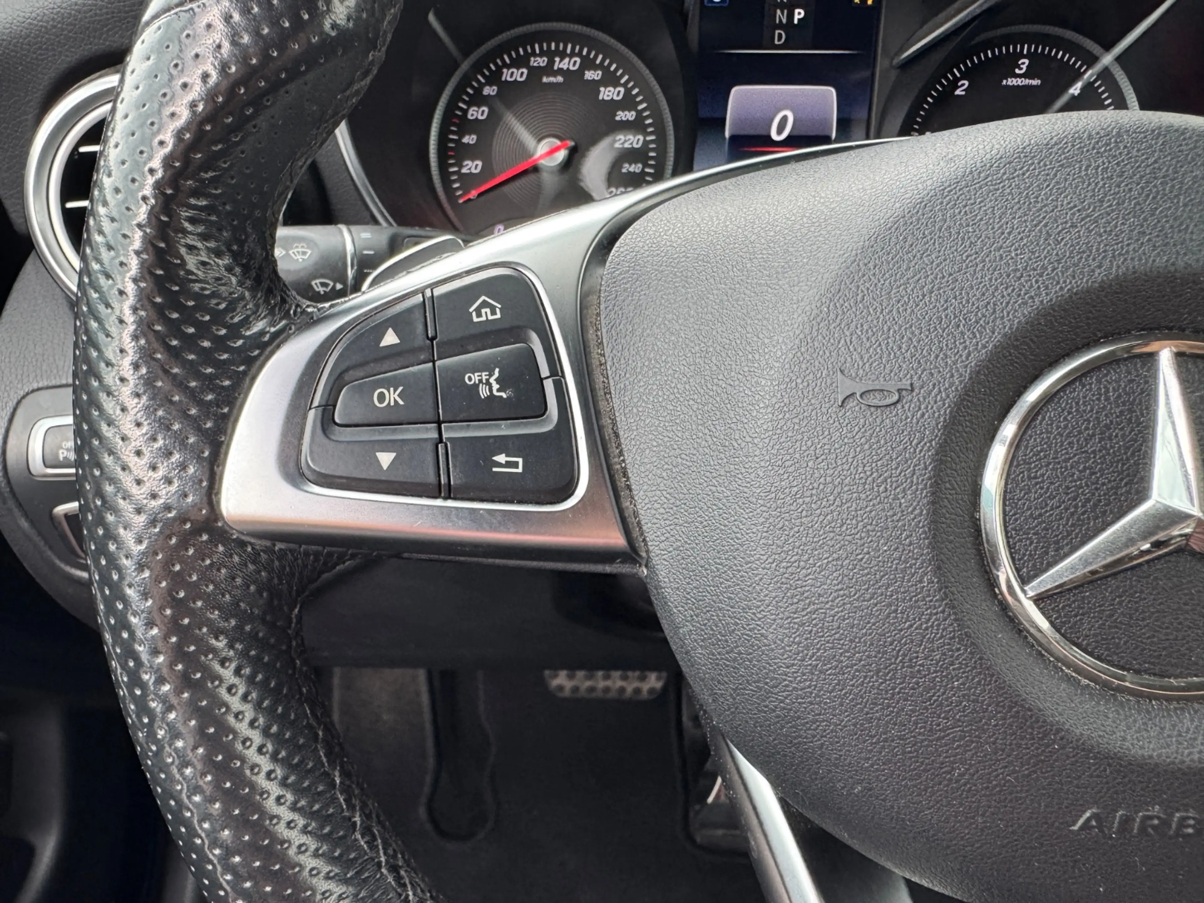 Mercedes-Benz GLC 350 d 4MATIC AMG Pano Night RKam KeyGo Shz — photo 14