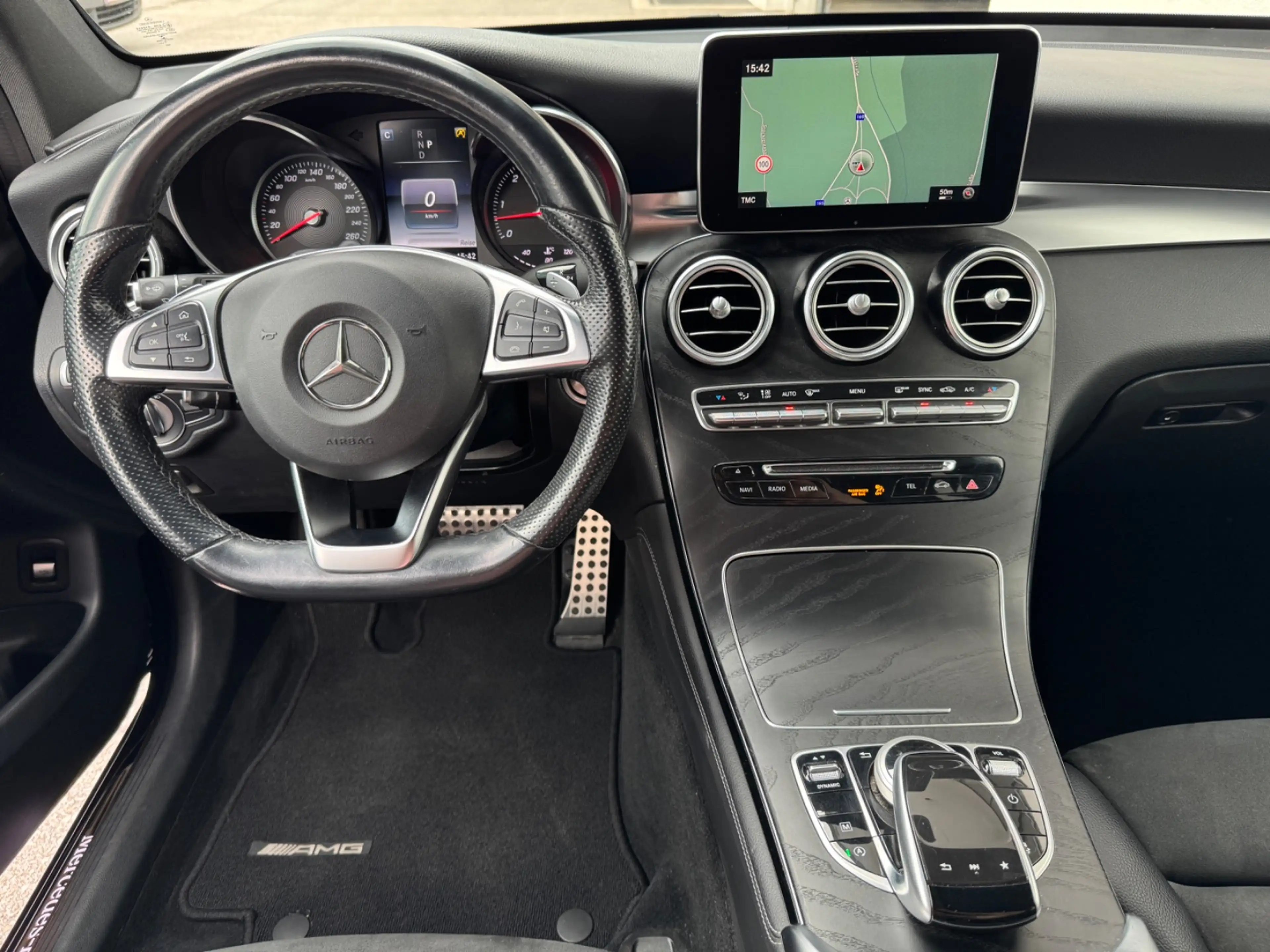 Mercedes-Benz GLC 350 d 4MATIC AMG Pano Night RKam KeyGo Shz — photo 12
