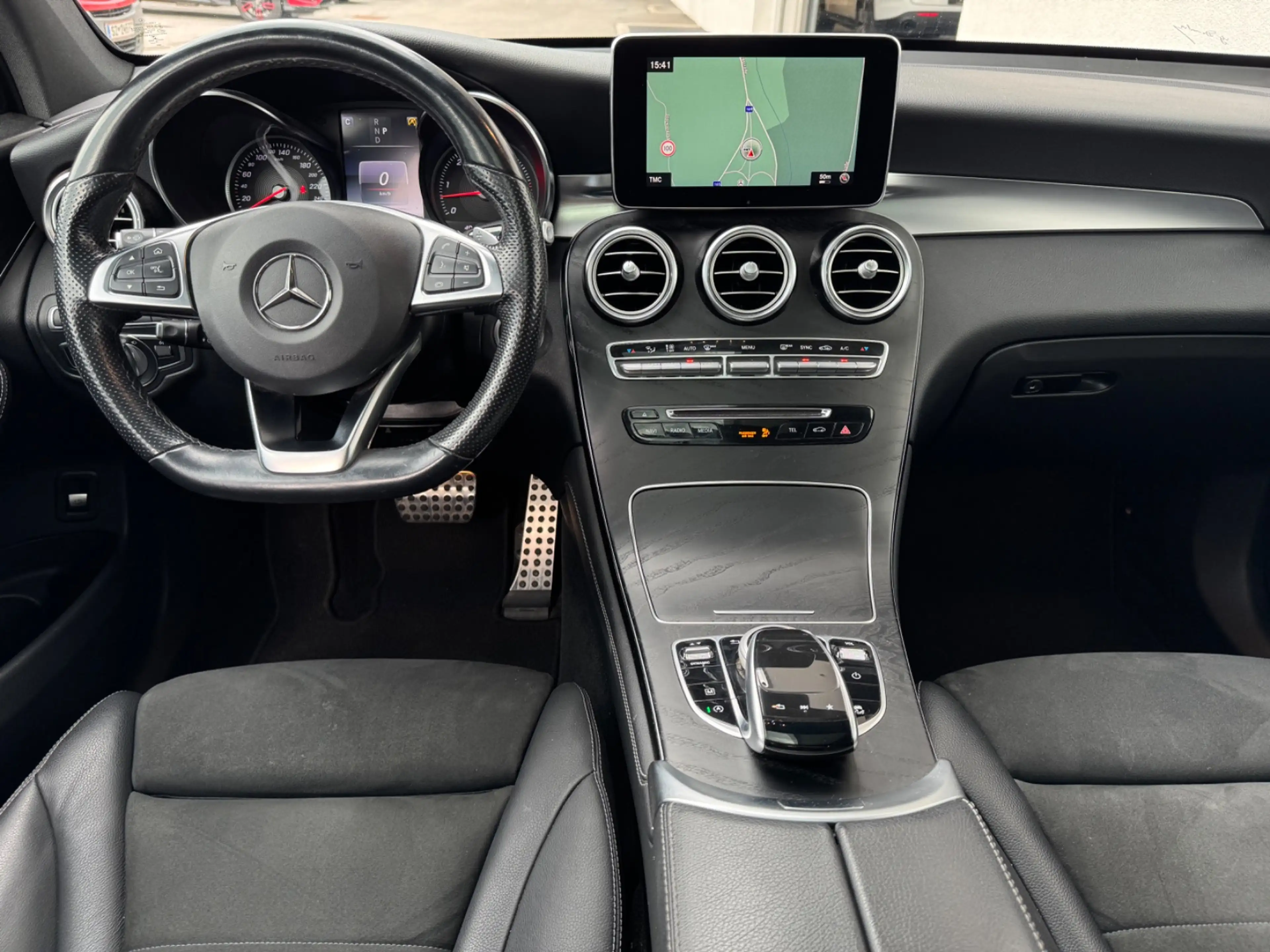 Mercedes-Benz GLC 350 d 4MATIC AMG Pano Night RKam KeyGo Shz — photo 11