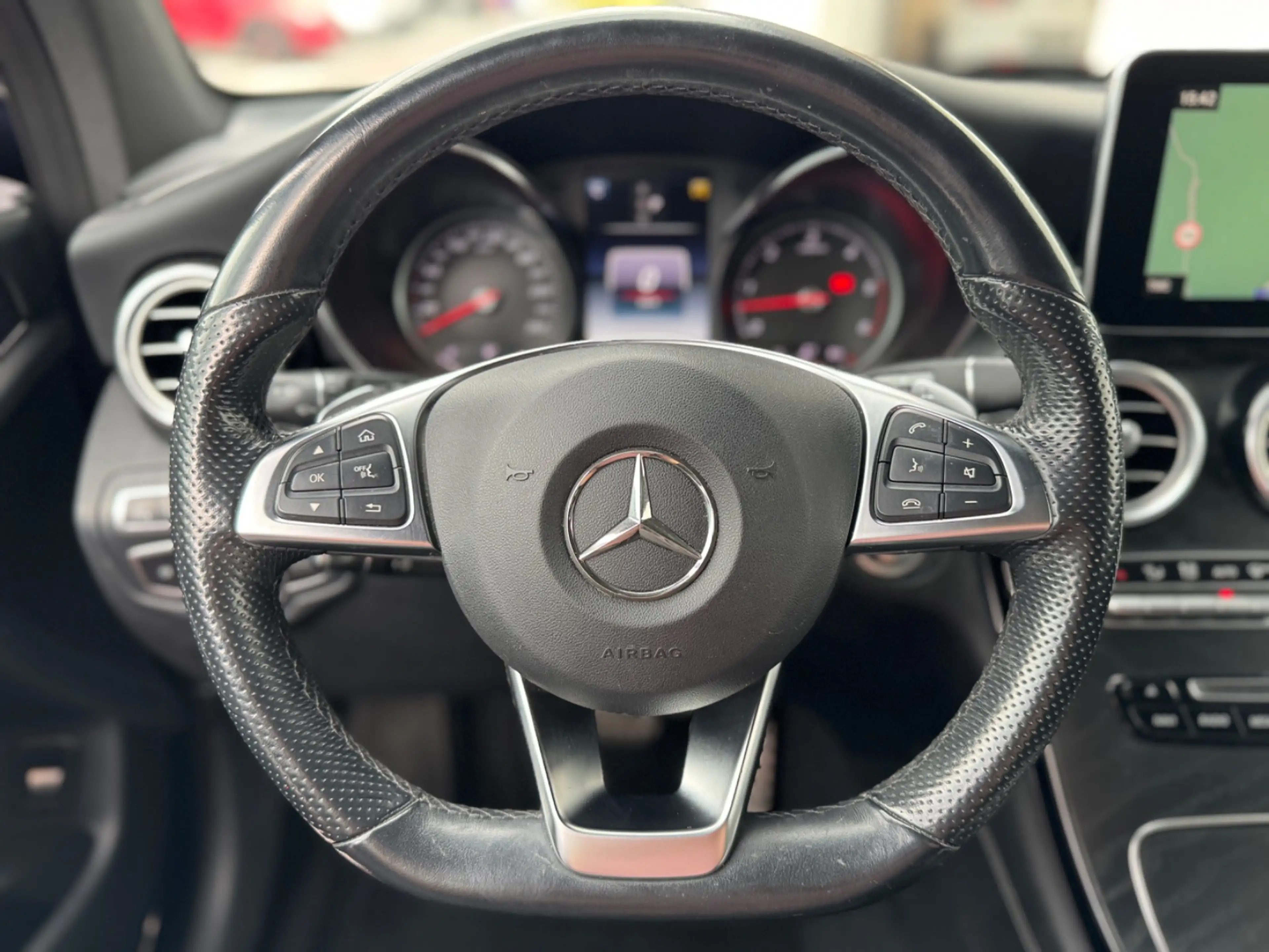 Mercedes-Benz GLC 350 d 4MATIC AMG Pano Night RKam KeyGo Shz — photo 13